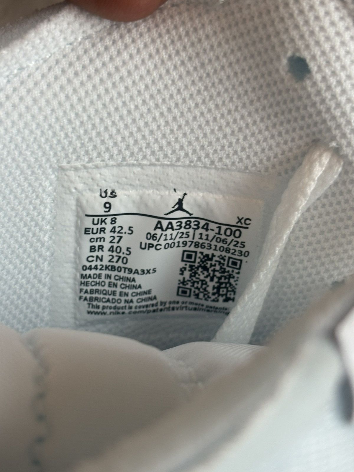 Jordan Brand × Off-White Jordan 1 High OG V.A.A Alaska Archive Size US 9 / EU 42 - 6 Thumbnail