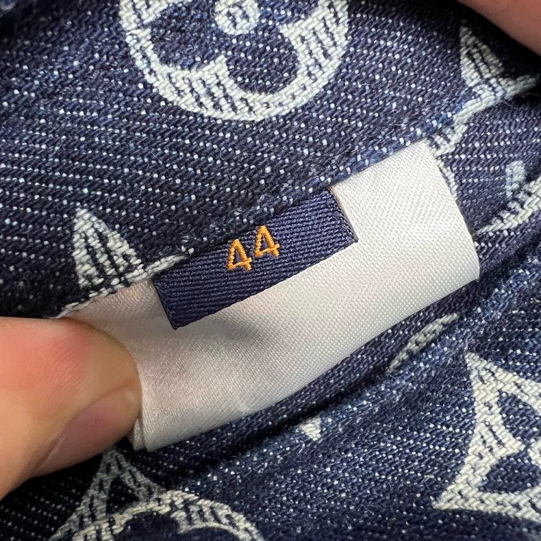 Louis Vuitton Louis Vuitton Original monogrammed Logo denim jacket Size US S / EU 44-46 / 1 - 5 Thumbnail