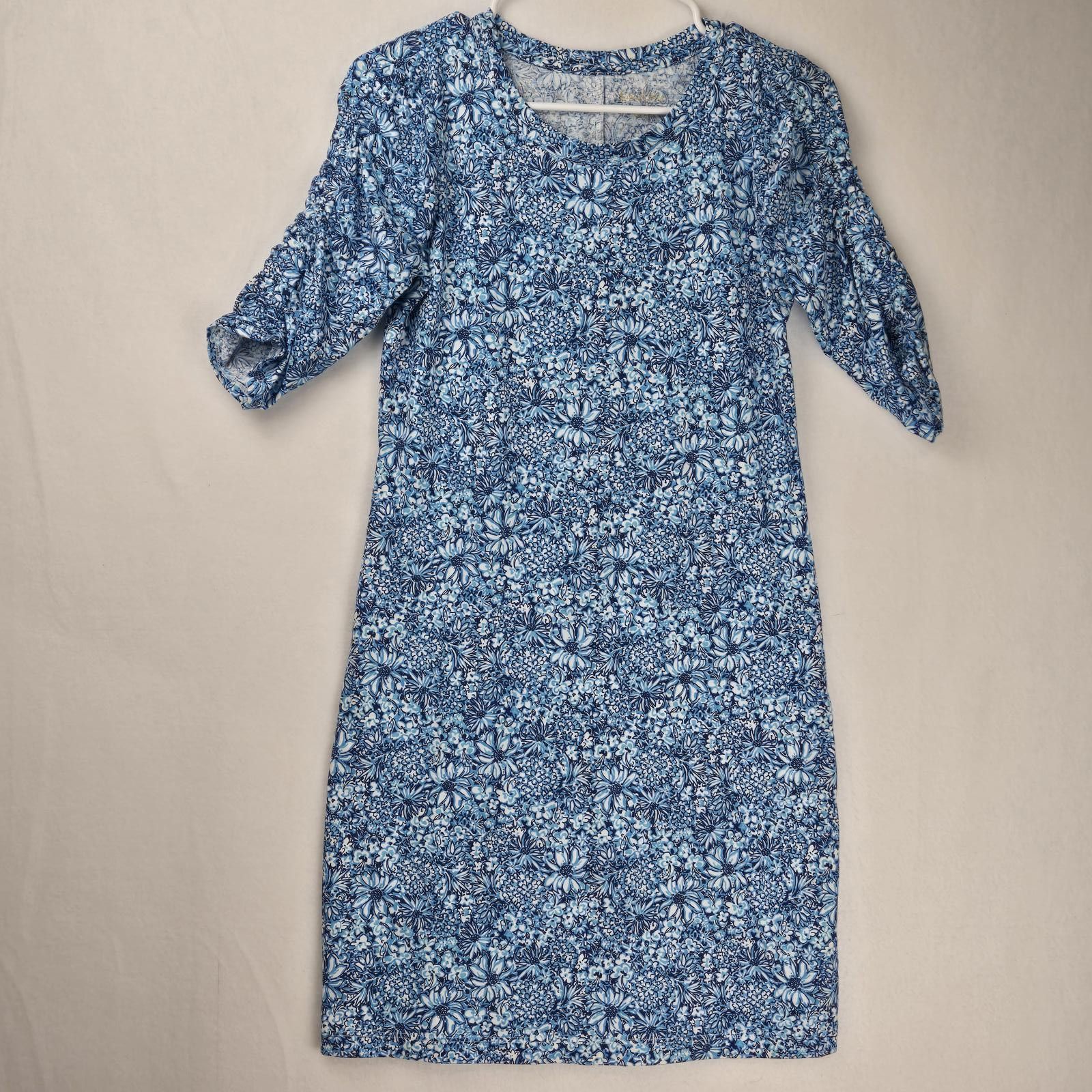 Designer Lilly Pulitzer Dress Blue Blooming Together Flowers Size XS Size XS / US 0-2 / IT 36-38 - 1 Thumbnail