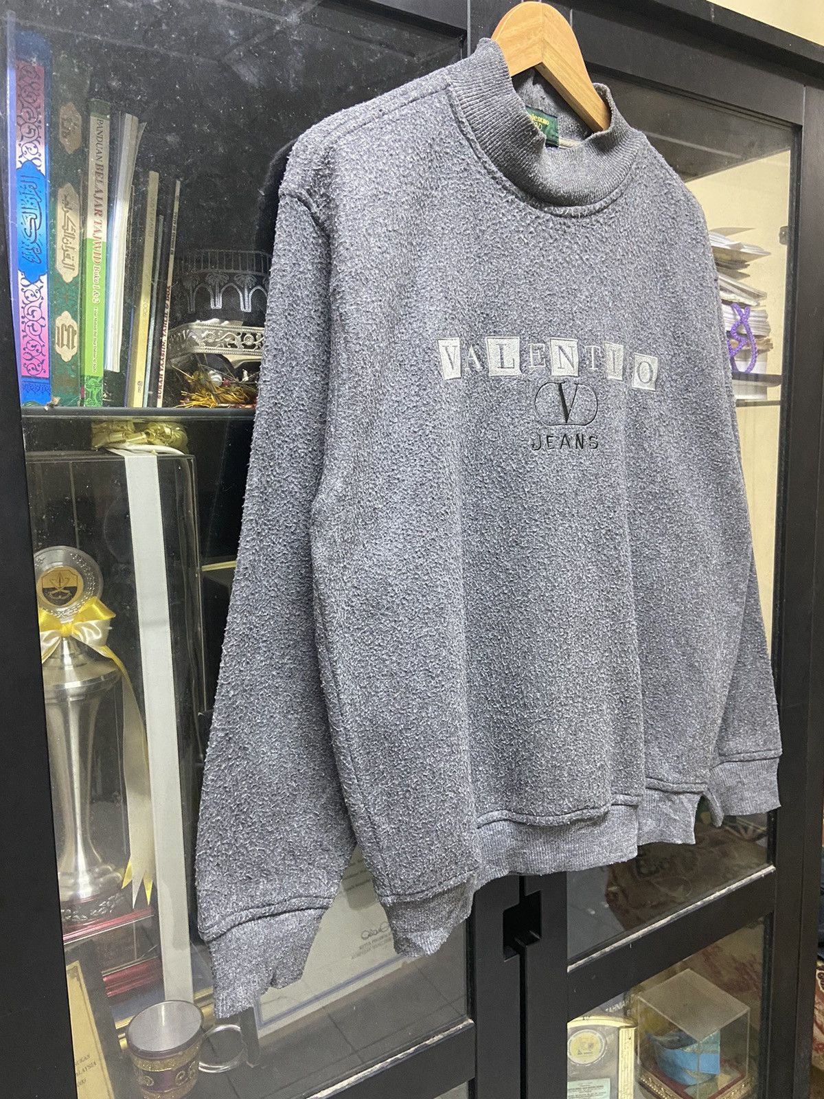Valentino × Vintage Valentino Jeans SpellOut Sweatshirt Size US M / EU 48-50 / 2 - 2 Thumbnail