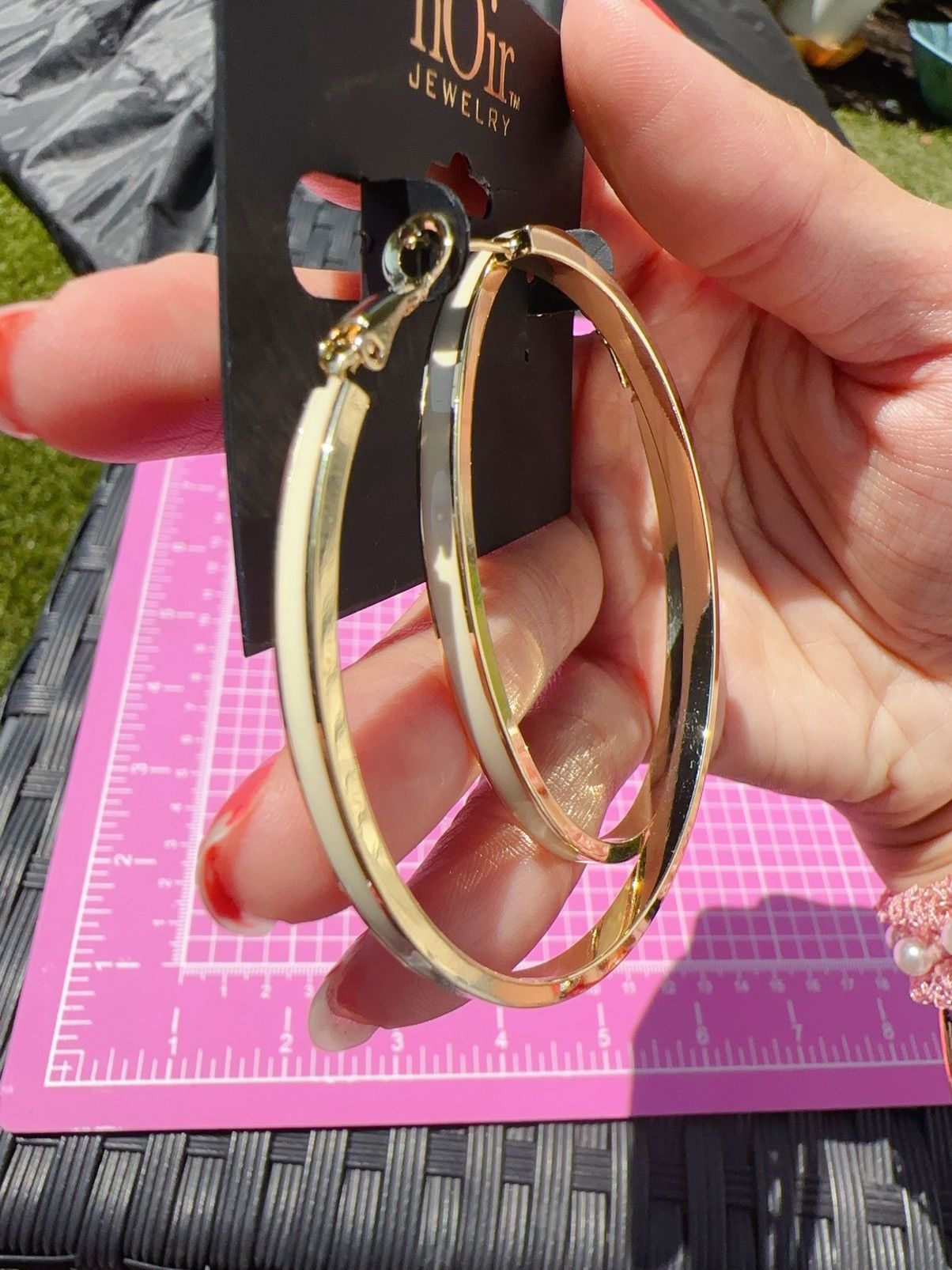 Designer Noir gold tone beige medium loop clip on earrings 18kt gold Size ONE SIZE - 2 Thumbnail