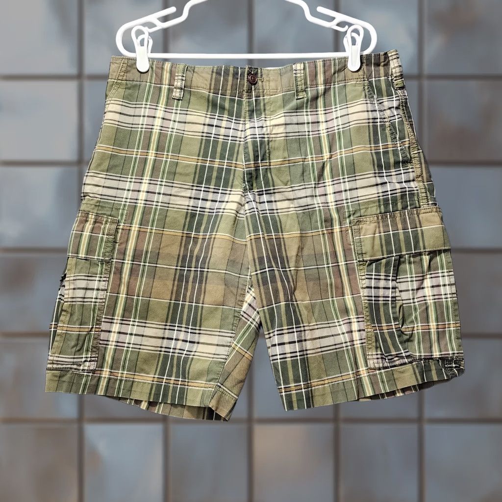 Eddie Bauer Eddie Bauer Mens Shorts Cargo 36x10 Green Plaid Cotton Cargo Pocket 36 Mens Size US 36 / EU 52 - 1 Thumbnail