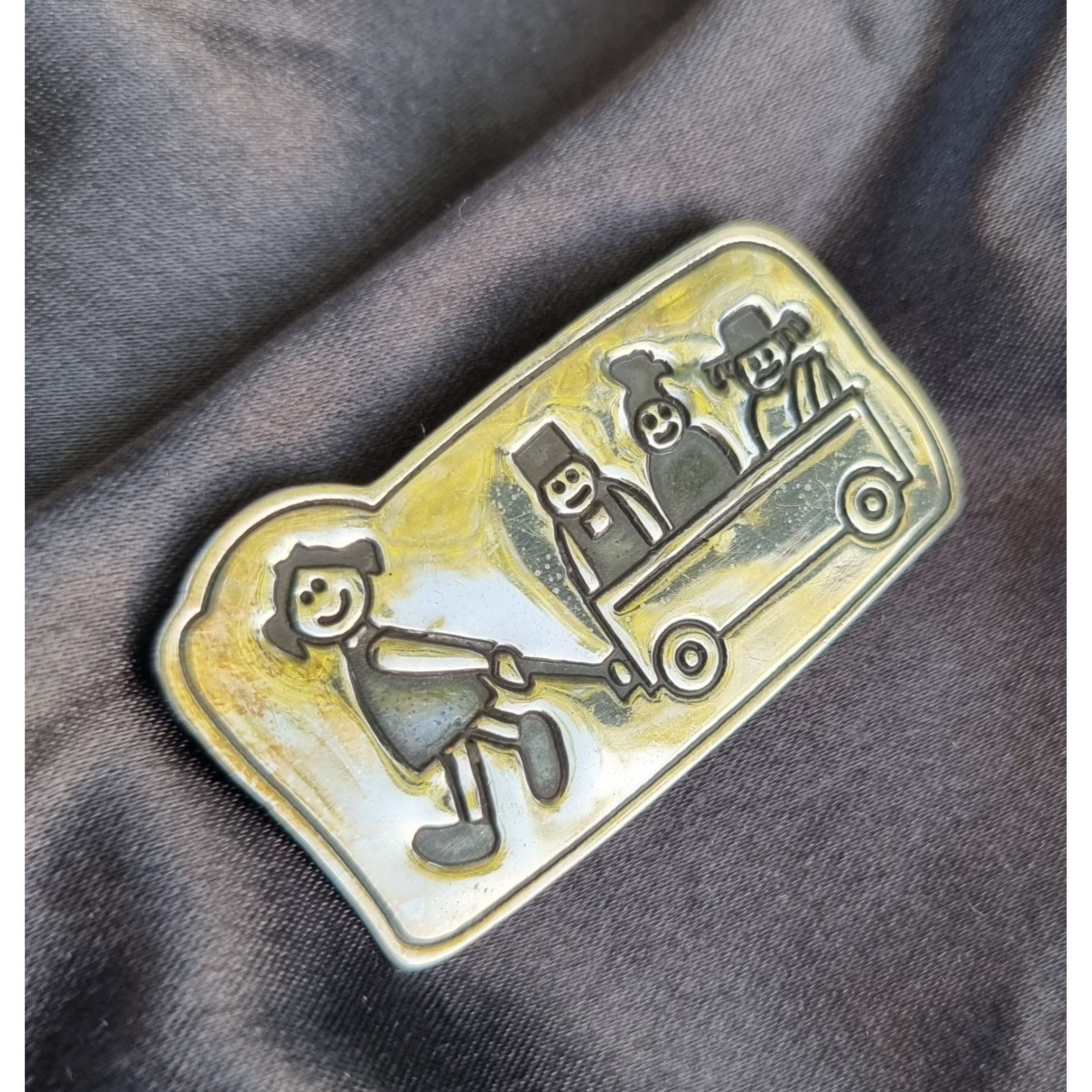 Vintage Vintage EFS Save the Children Signed Sterling Silver Brooch Size ONE SIZE - 2 Thumbnail