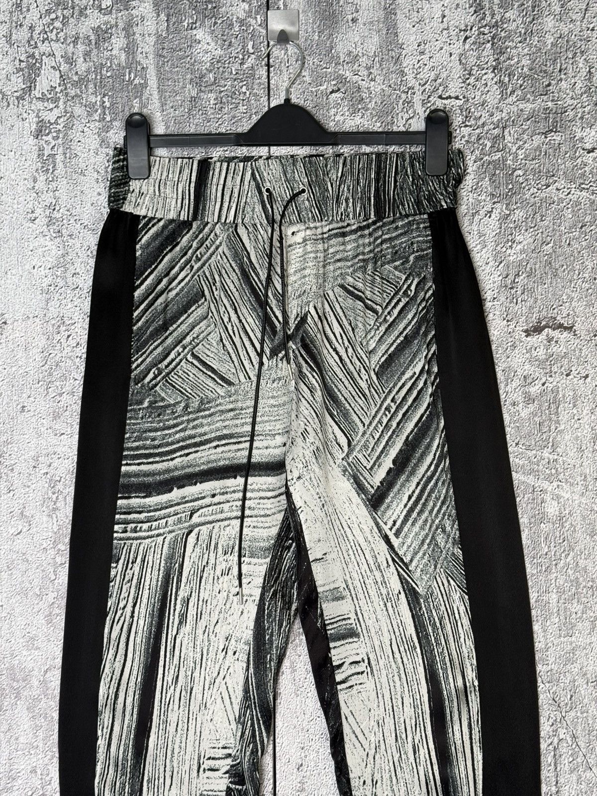 Helmut Lang Helmut Lang Method Silk Brushstroke Printed Drawstring Pants Size 30" / US 8 / IT 44 - 2 Thumbnail