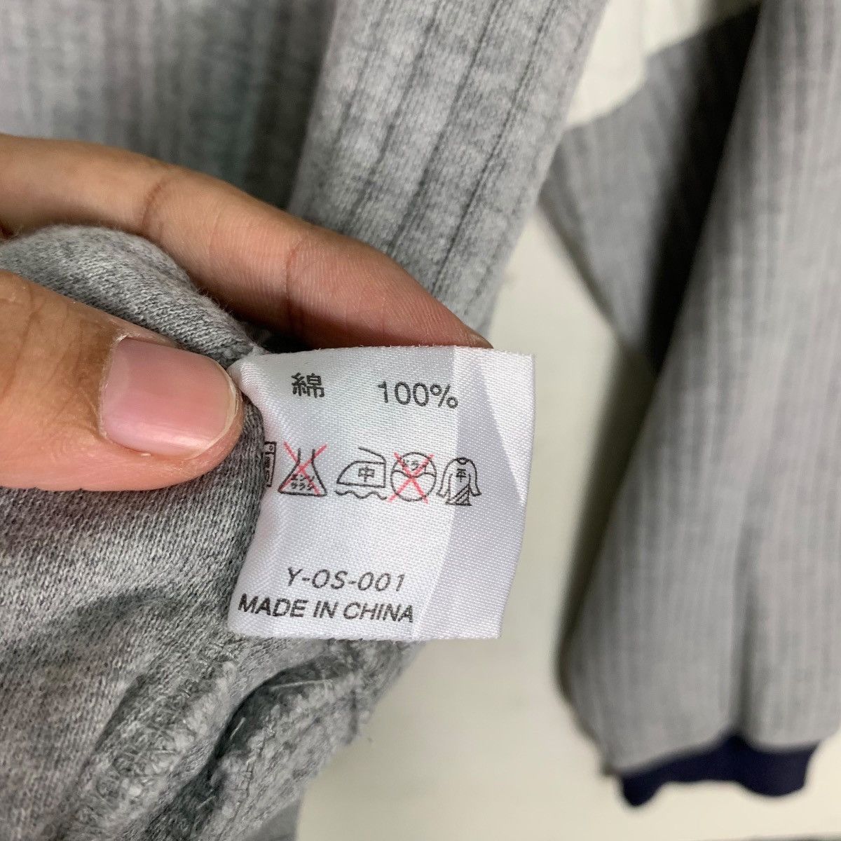 Alexander Julian COLOURSPORT Embroidery Big Logo V Neck Sweater #0461-C21 Size US L / EU 52-54 / 3 - 12 Thumbnail
