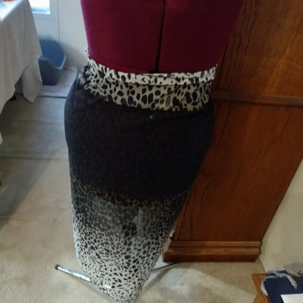 Chicos Chico’s Leopard Skirt Size 28" / US 6 / IT 42 - 3 Thumbnail