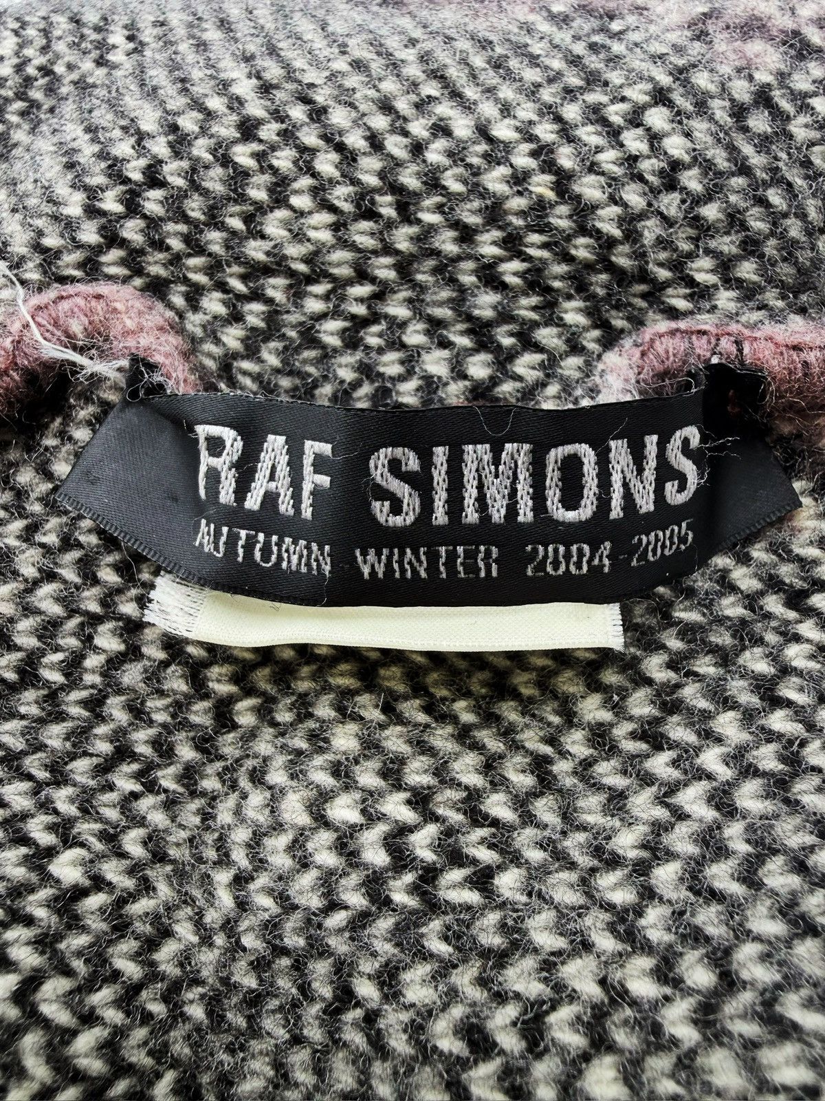 Raf Simons AW04 Raf Simons ‘Waves’ Purple Paisley Knit Beanie Size ONE SIZE - 2 Thumbnail
