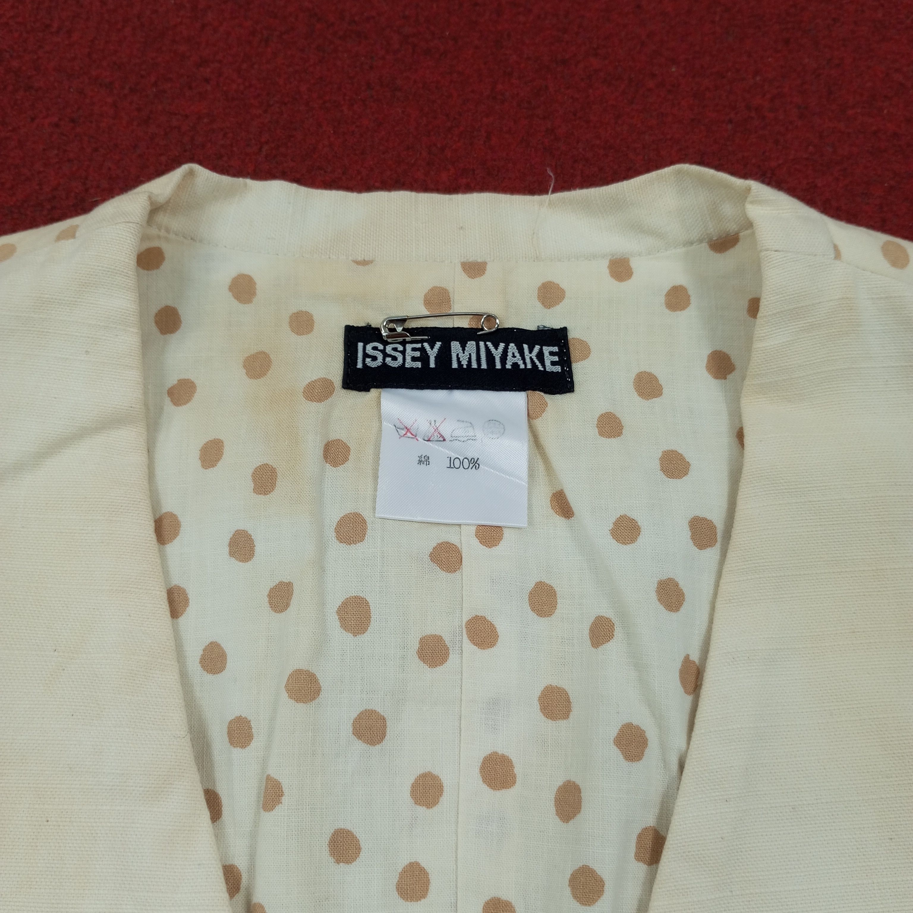 Designer × Issey Miyake × Vintage Issey Miyake Japanese Designer Fashion Vest Size US S / EU 44-46 / 1 - 2 Thumbnail