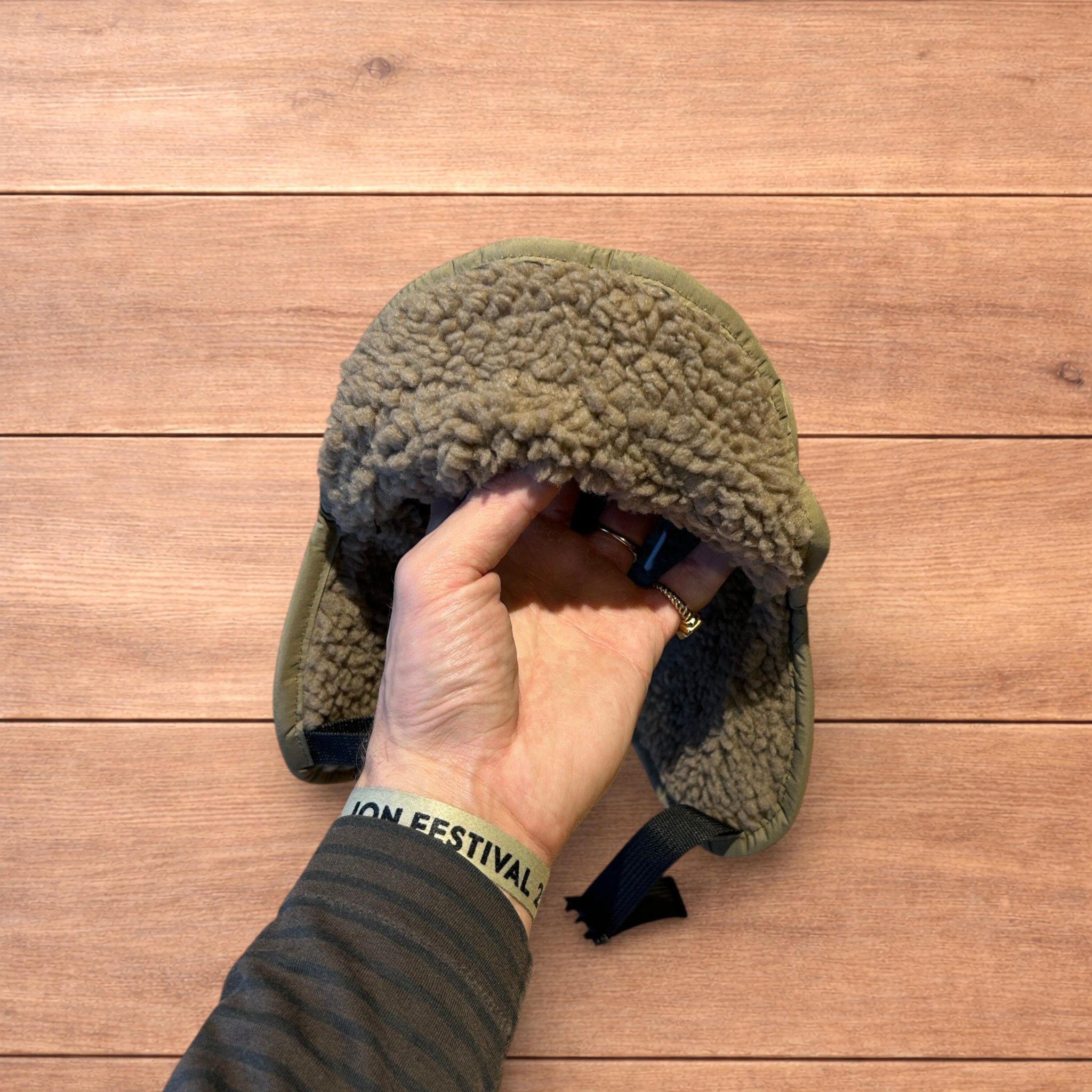 Japanese Brand Russian Trapper Korean padded fluffy hat cap in khaki green. Size ONE SIZE - 3 Thumbnail