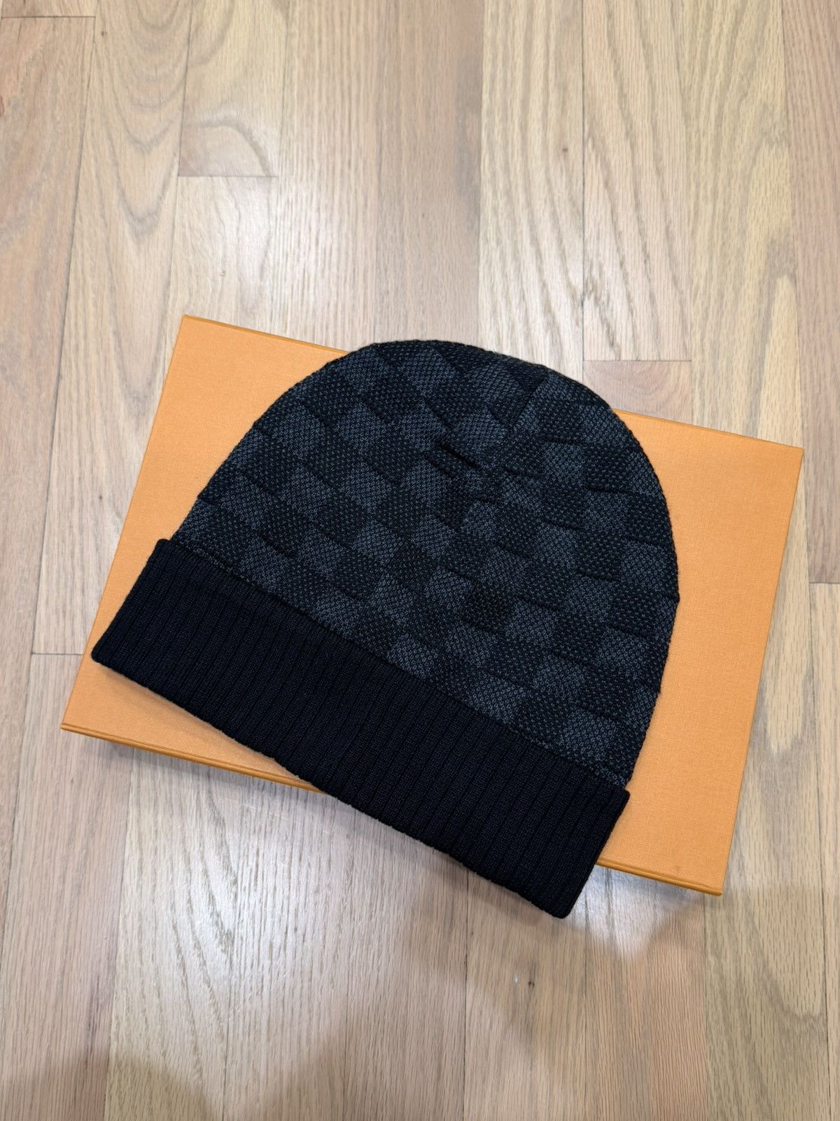 Louis Vuitton Louis Vuitton Neo Petit Damier Beanie Size ONE SIZE - 3 Thumbnail