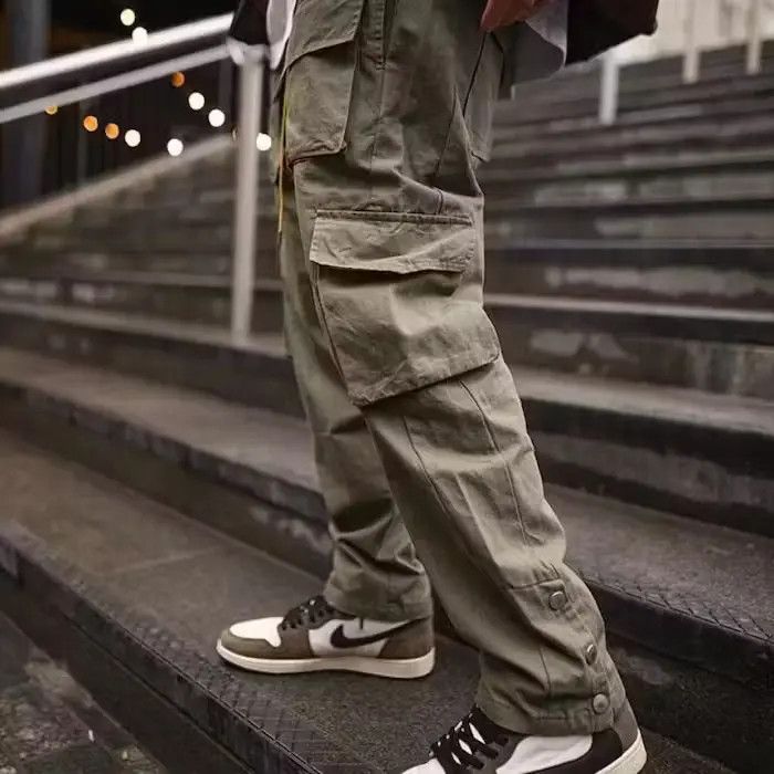 image of Vintage Streetwear Style Light Green Cargos Pants, Men's (Size 32)