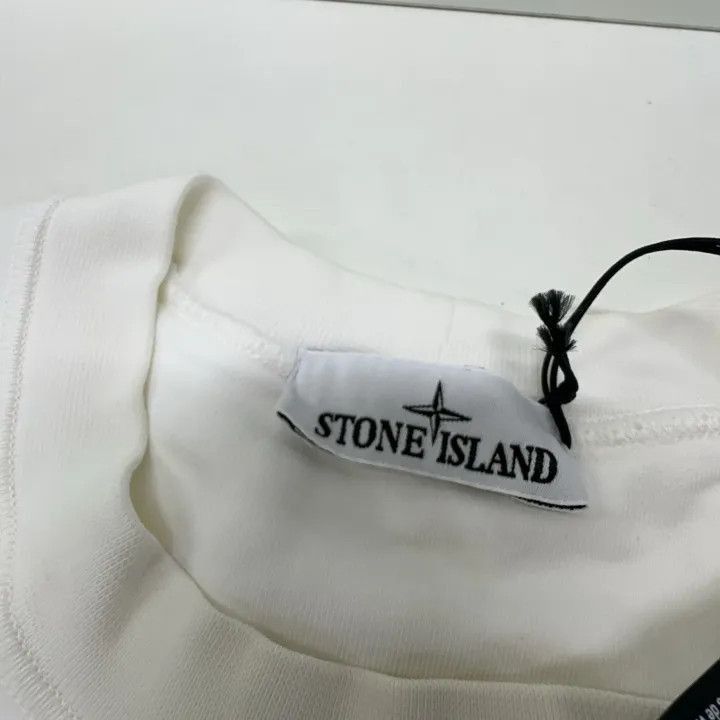 Stone Island Stone Island White Long Sleeve Crew Sweatshirt -2506 Size US L / EU 52-54 / 3 - 3 Thumbnail
