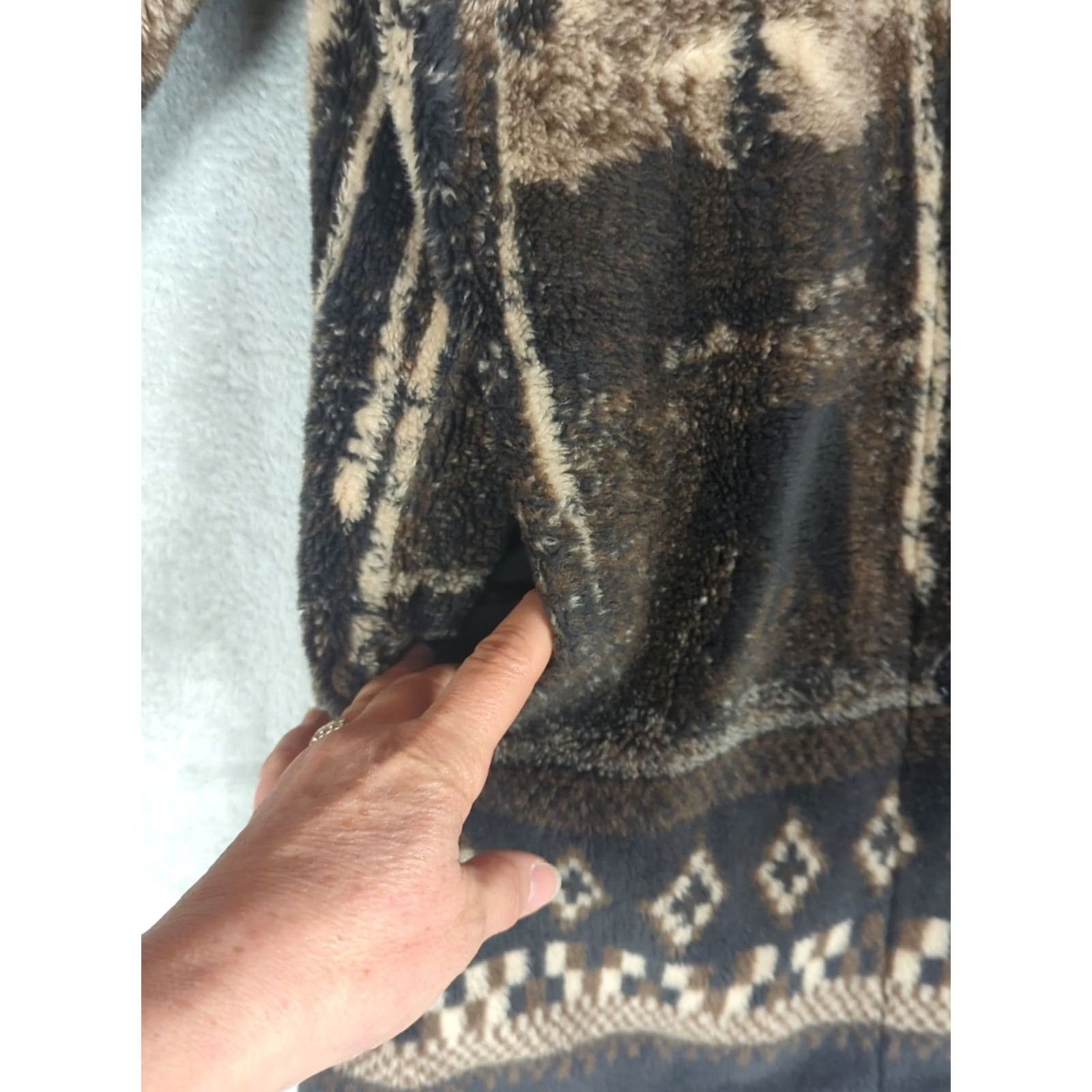Vintage VINTAGE 90s Sherpa Fleece Jacket Women's M Cabincore Landscape Art to Wear Jacket White? Brown; OutBrook; Pockets Size M / US 6-8 / IT 42-44 - 4 Thumbnail
