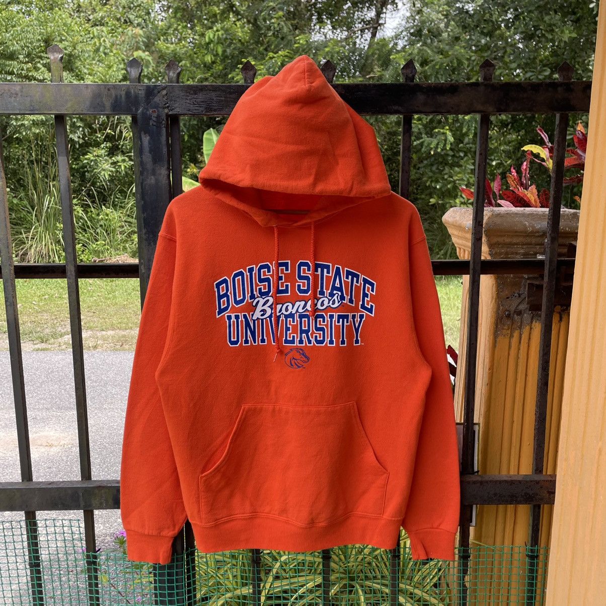 Vintage 🔥Vintage Broncos State University Big Logo Pullover Hoodie Size US M / EU 48-50 / 2 - 1 Thumbnail