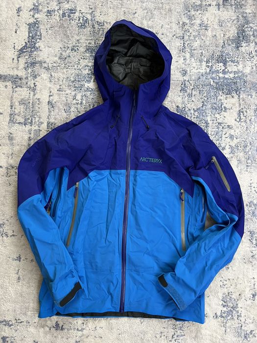 Arc'Teryx Arcteryx Rush gore tex pro defect! Original | Grailed