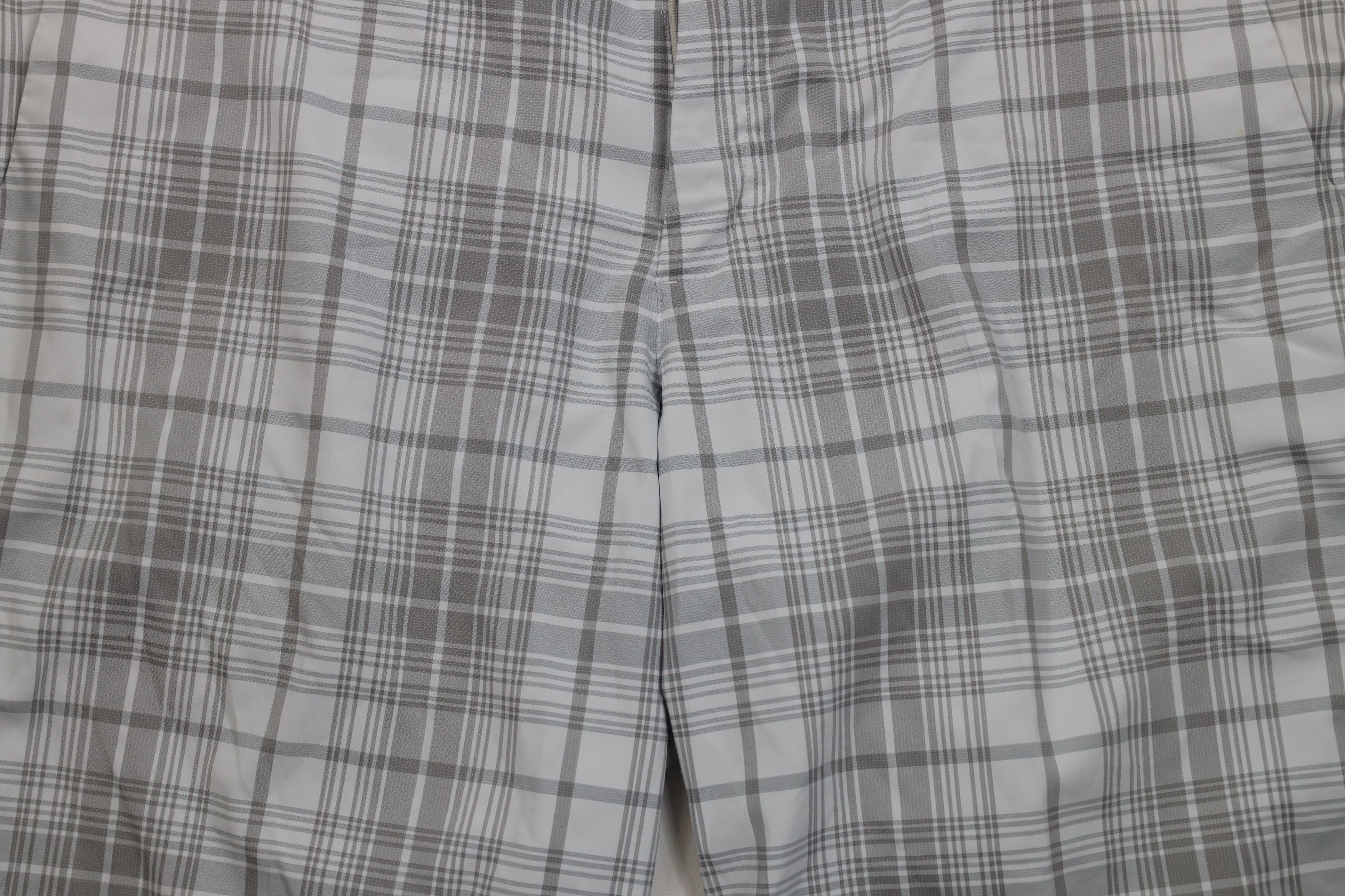 Nike Nike Golf Tech Flat Front Golfing Chino Shorts Gray Plaid Size US 40 / EU 56 - 3 Thumbnail