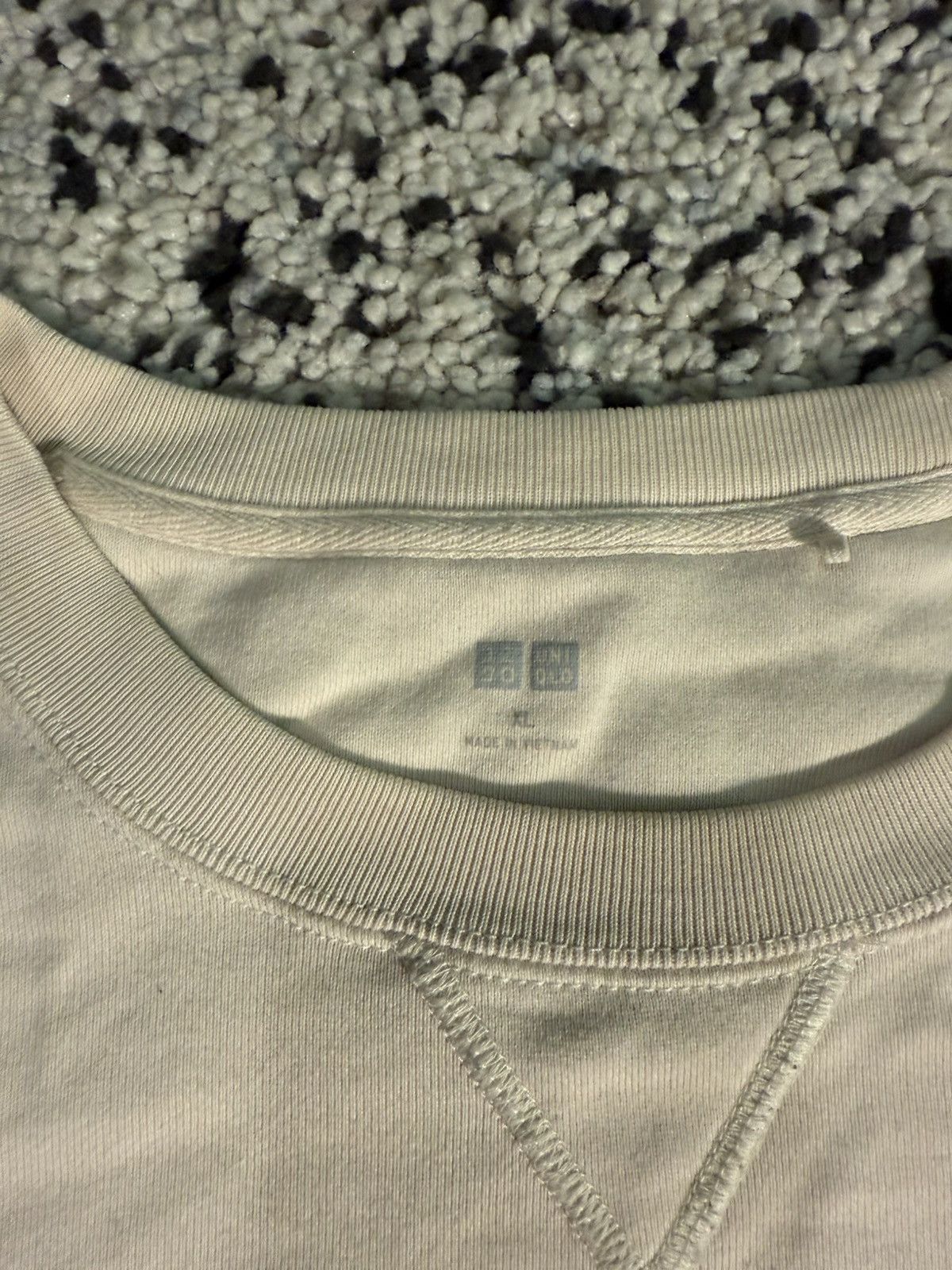 Uniqlo Tan Long Sleeve Crewneck - Streetwear Y2K Size US XL / EU 56 / 4 - 2 Thumbnail