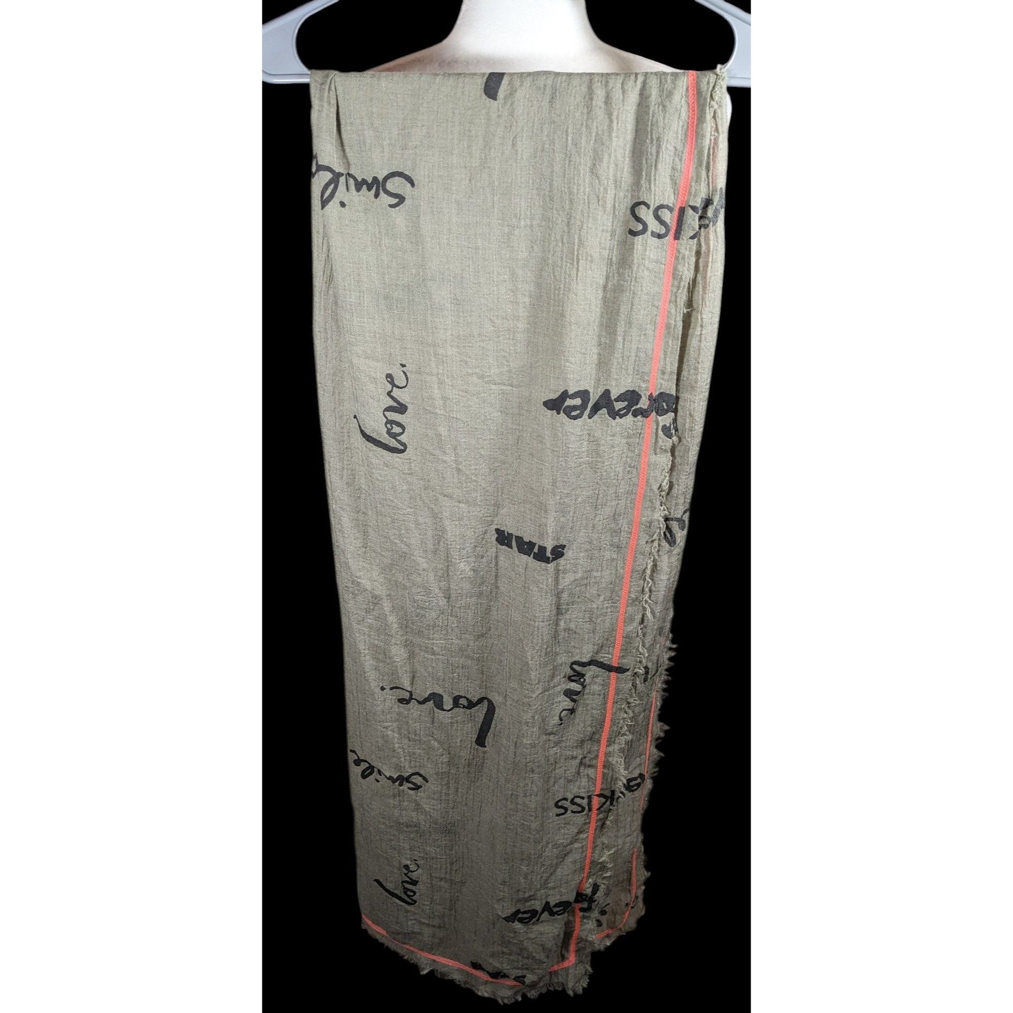 Other Codello Grey Love Print Scarf With Pink Contrast Stitching Size ONE SIZE - 1 Thumbnail