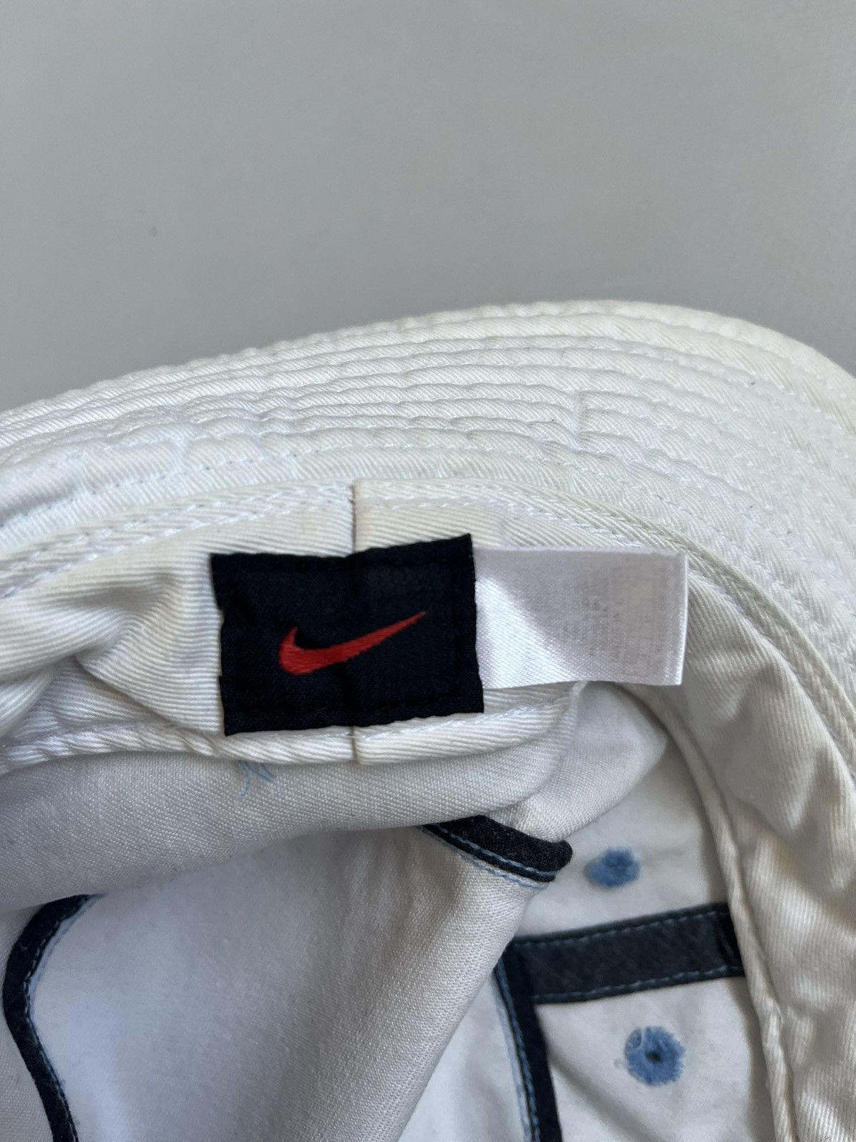Nike Vintage 90s Nike Logo White Bucket Hat Size ONE SIZE - 3 Thumbnail