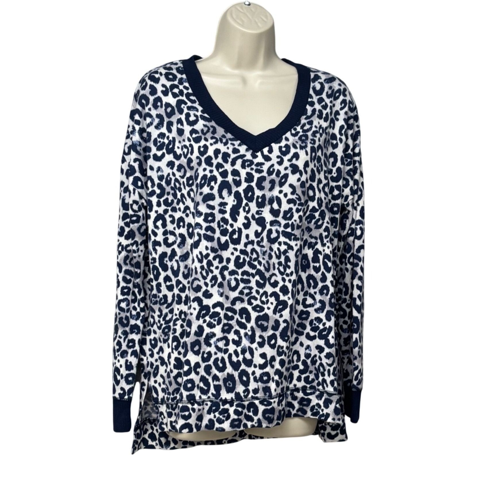 Other Secret Treasures Womens Leopard Print V-Neck, Hi-Low Hem, Lo Size M / US 6-8 / IT 42-44 - 1 Thumbnail