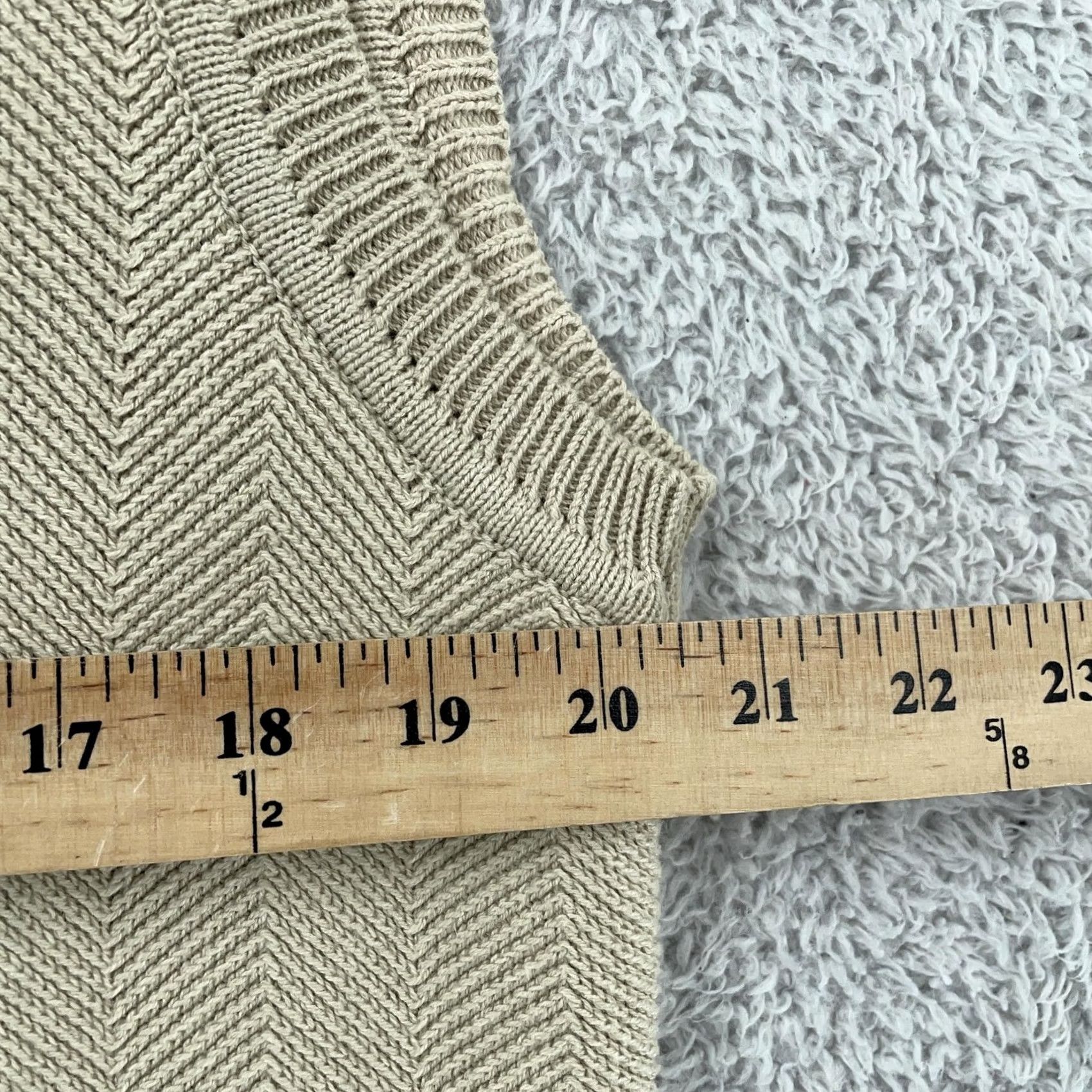 Eddie Bauer VINTAGE Eddie Bauer Sweater Vest Beige Cable Knit Sleeveless Cardigan Adult Small Size US S / EU 44-46 / 1 - 4 Thumbnail