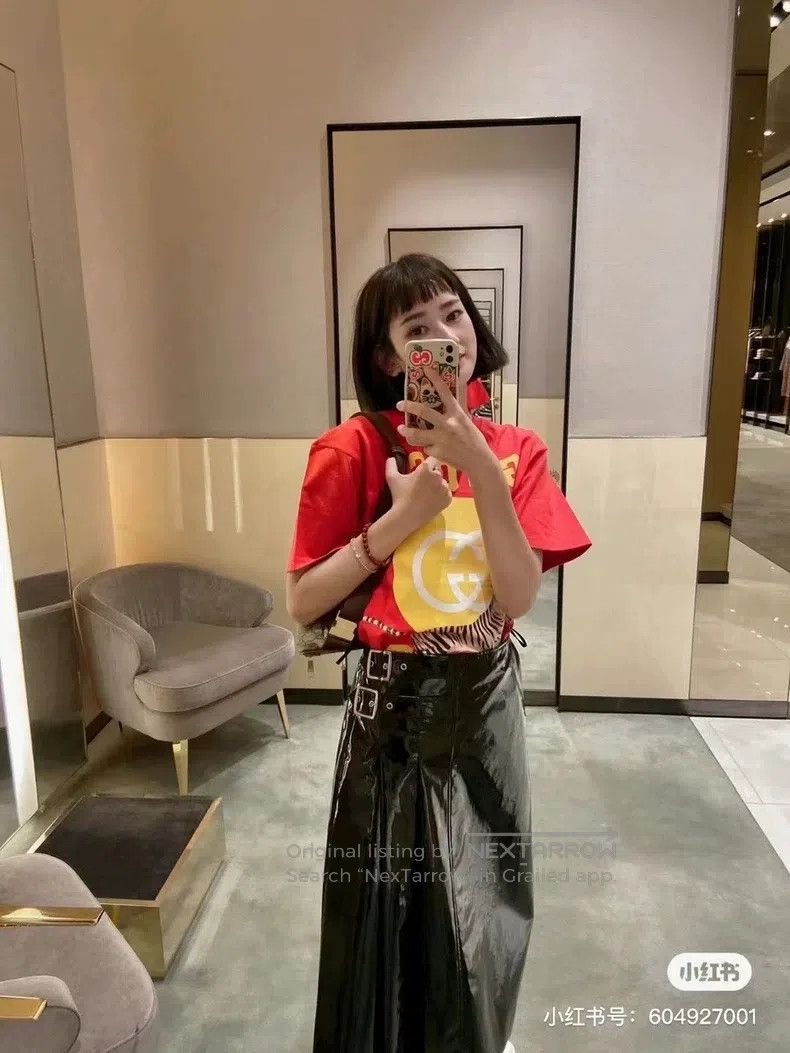 Gucci Gucci Year of the Tiger red letter logo printed T-shirt Size US M / EU 48-50 / 2 - 7 Thumbnail