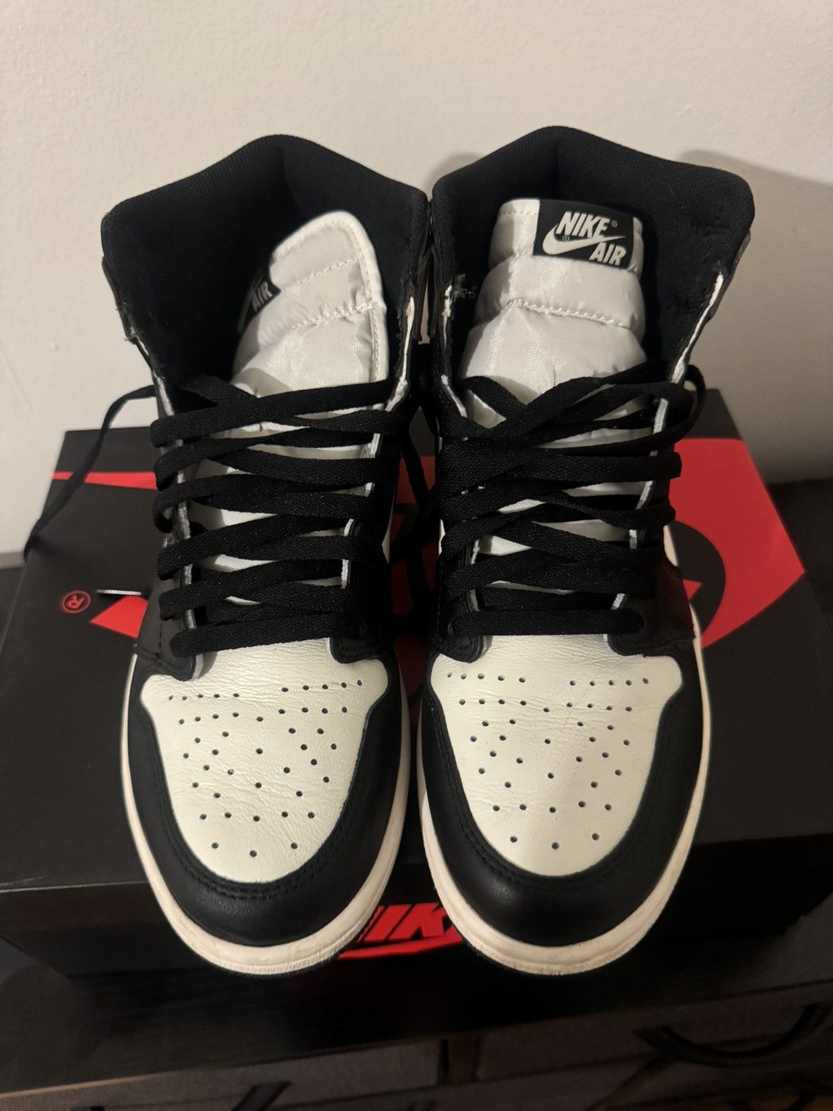 Jordan Brand Air Jordan 1 High OG Size US 10 / EU 43 - 2 Thumbnail
