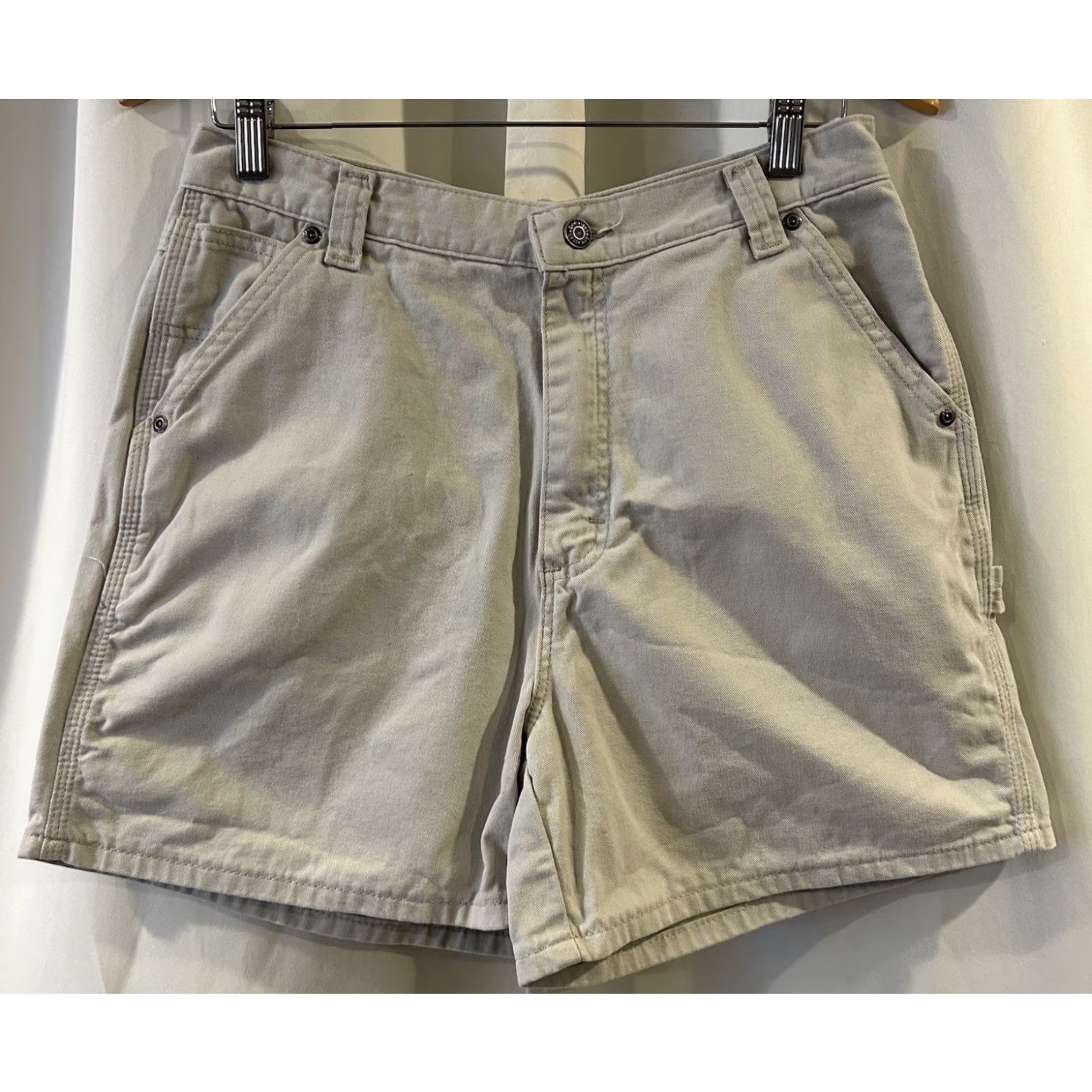 Lee VINTAGE Riveted by Lee Womens Shorts 90s Cargo Pocket High Waisted Beige 28in Waist 28in 5in Inseam Regular Size 10 Buttons Zipper Cotton Twill Size 32" / US 10 / IT 46 - 2 Thumbnail