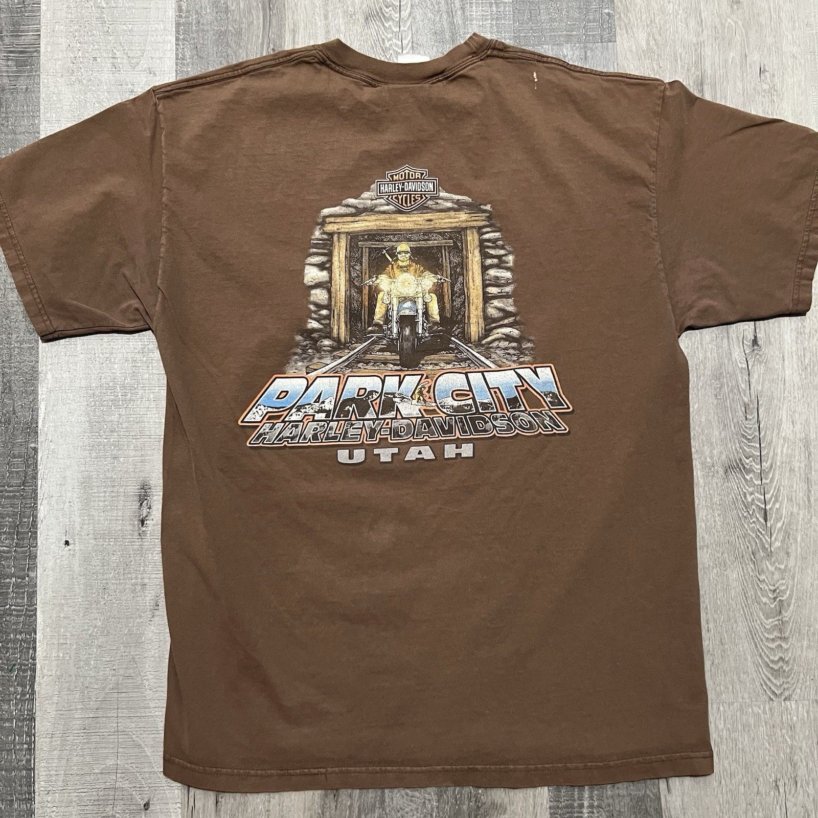 Harley Davidson VTG Harley Davidson Park City Utah Mine Tunnel Biker T Shirt Size US XL / EU 56 / 4 - 1 Thumbnail