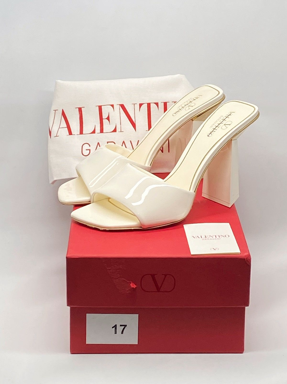 Valentino Valentino Garavani One Stud patent Leather Sandals size 38.5 Size US 8.5 / IT 38.5 - 13 Thumbnail