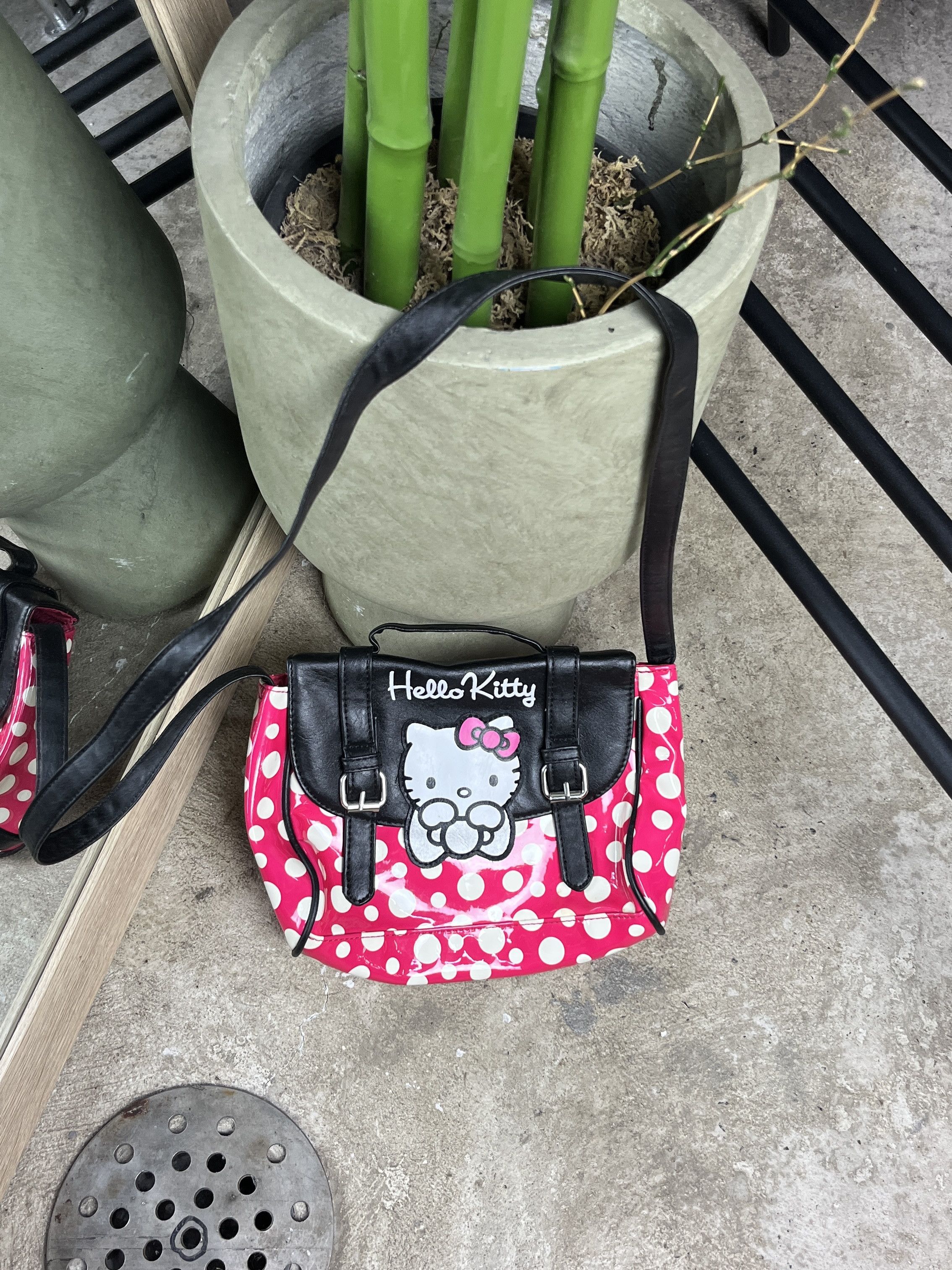 Vintage 2000s HELLO KITTY POLKA DOT SATCHEL BAG - № 6201 Size ONE SIZE - 1 Thumbnail