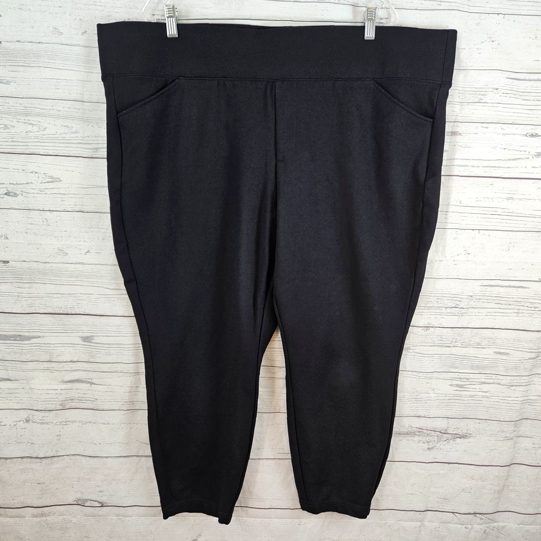 Torrid Torrid Womens Pull On Pocket Pixie Cropped Pants Size 4X Black High Rise Pants Womens Cropped Pockets 24" Waist 22.5" Inseam 13" Rise Size 40" / US 18 - 2 Thumbnail