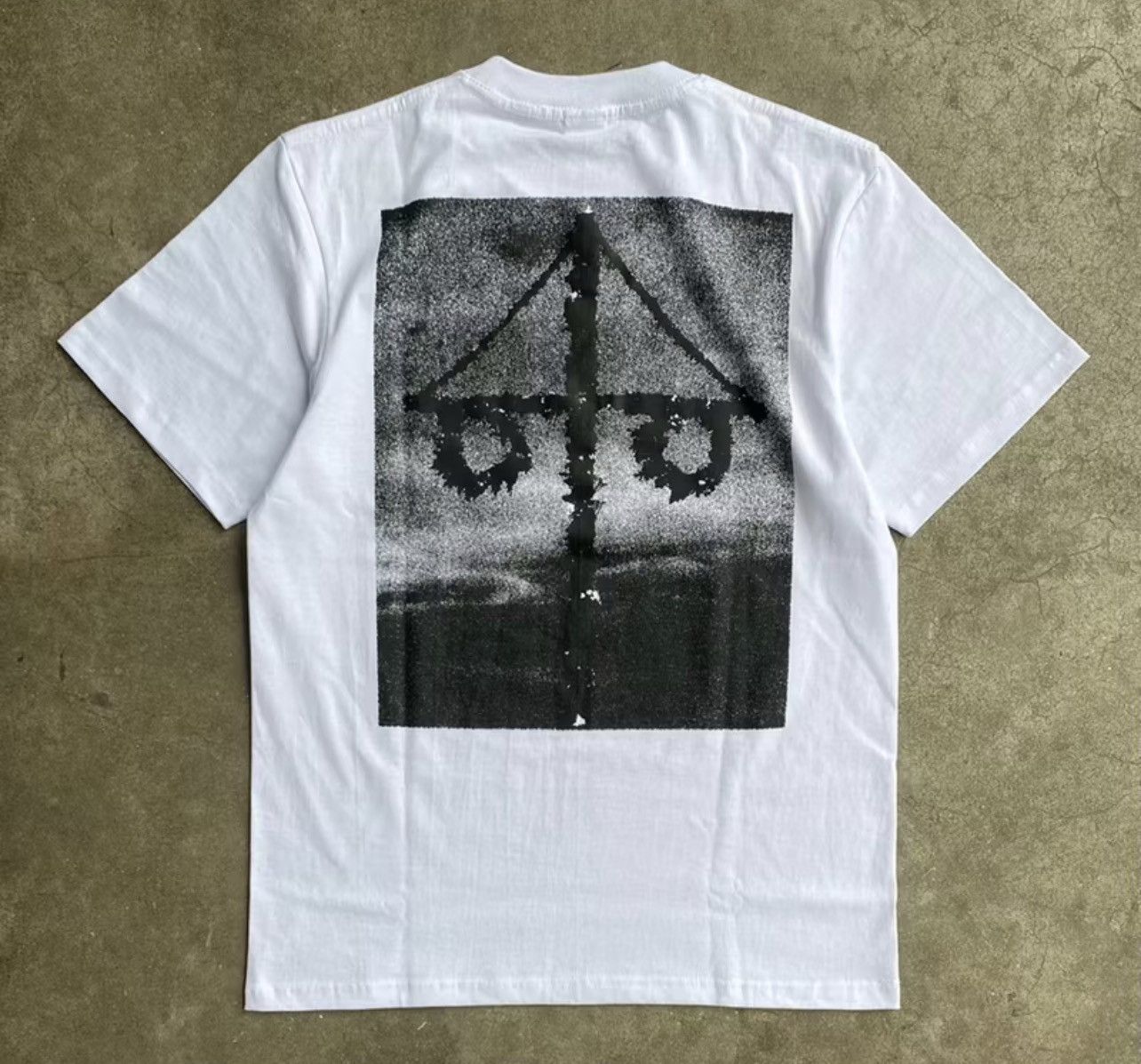 Vintage Midsommar A24 Movie film by ari aster tshirt Size US XL / EU 56 / 4 - 4 Thumbnail