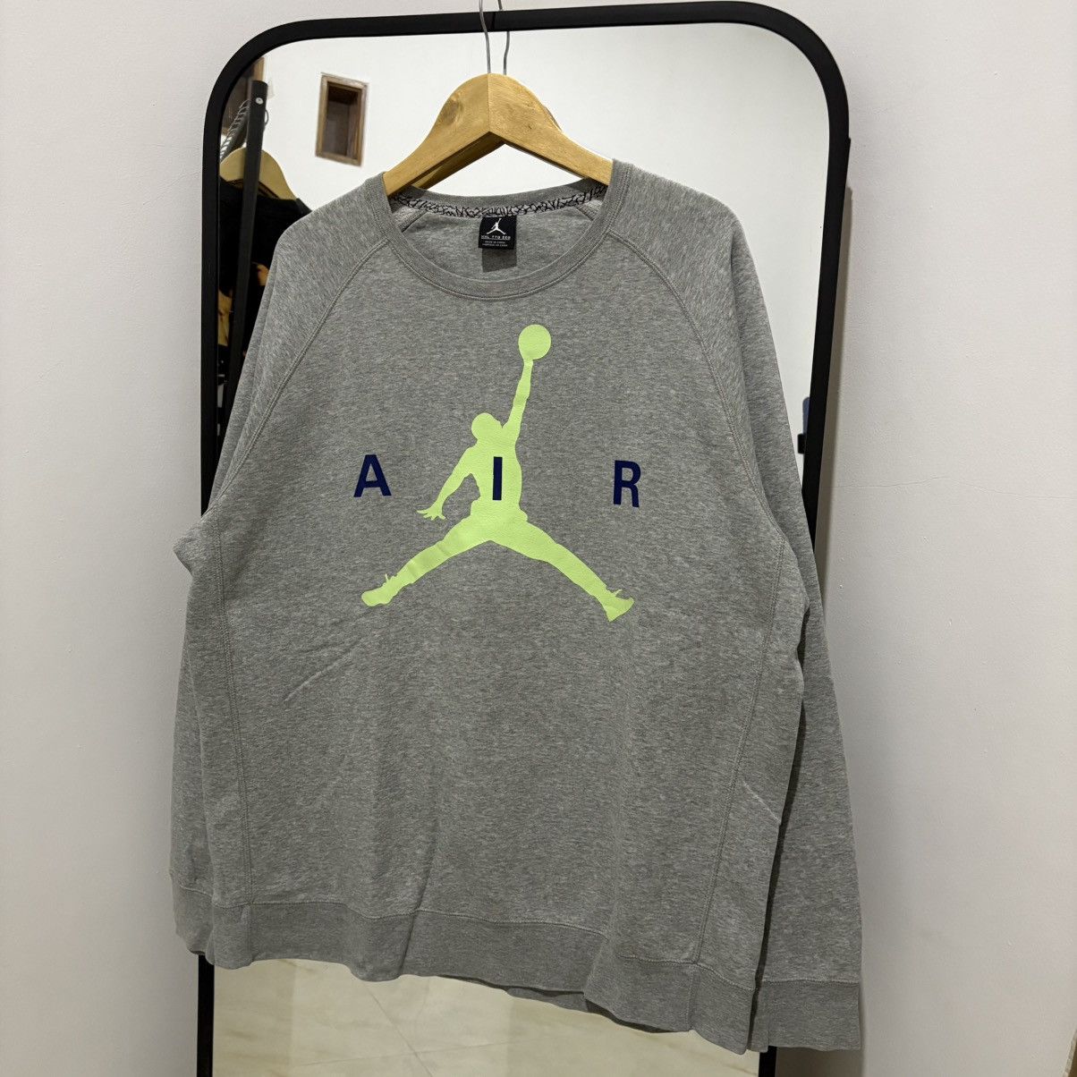 Jordan Brand Jordan Air Crewneck Sweatshirt Grey Size US XL / EU 56 / 4 - 1 Thumbnail