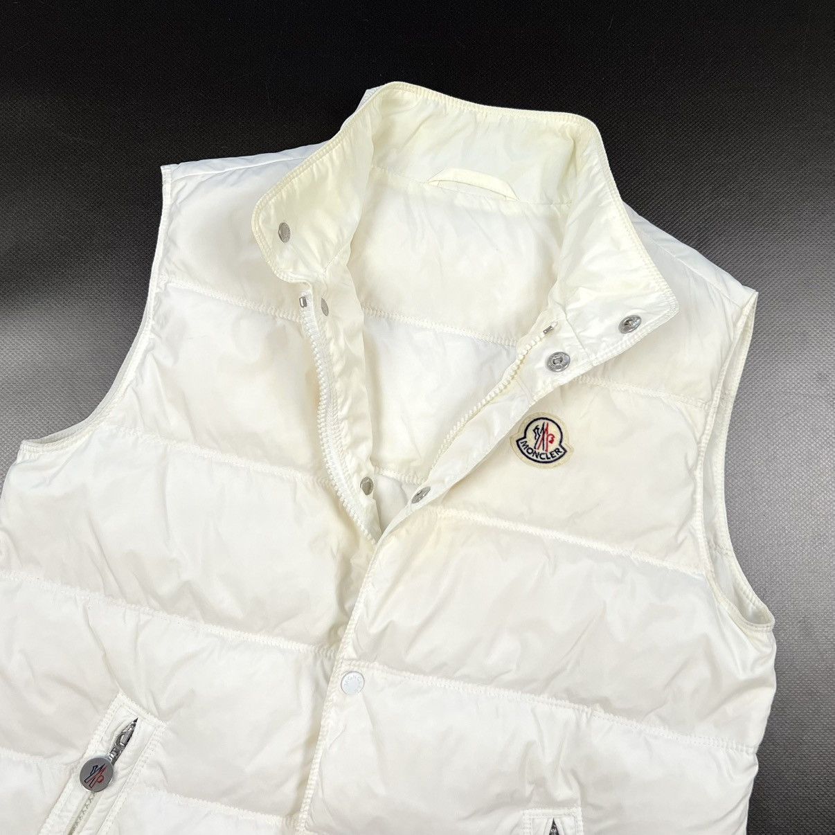 Moncler Auth Women’s Moncler White Casual Puffer Vest - 164cm - Xs/S Size XS / US 0-2 / IT 36-38 - 5 Thumbnail