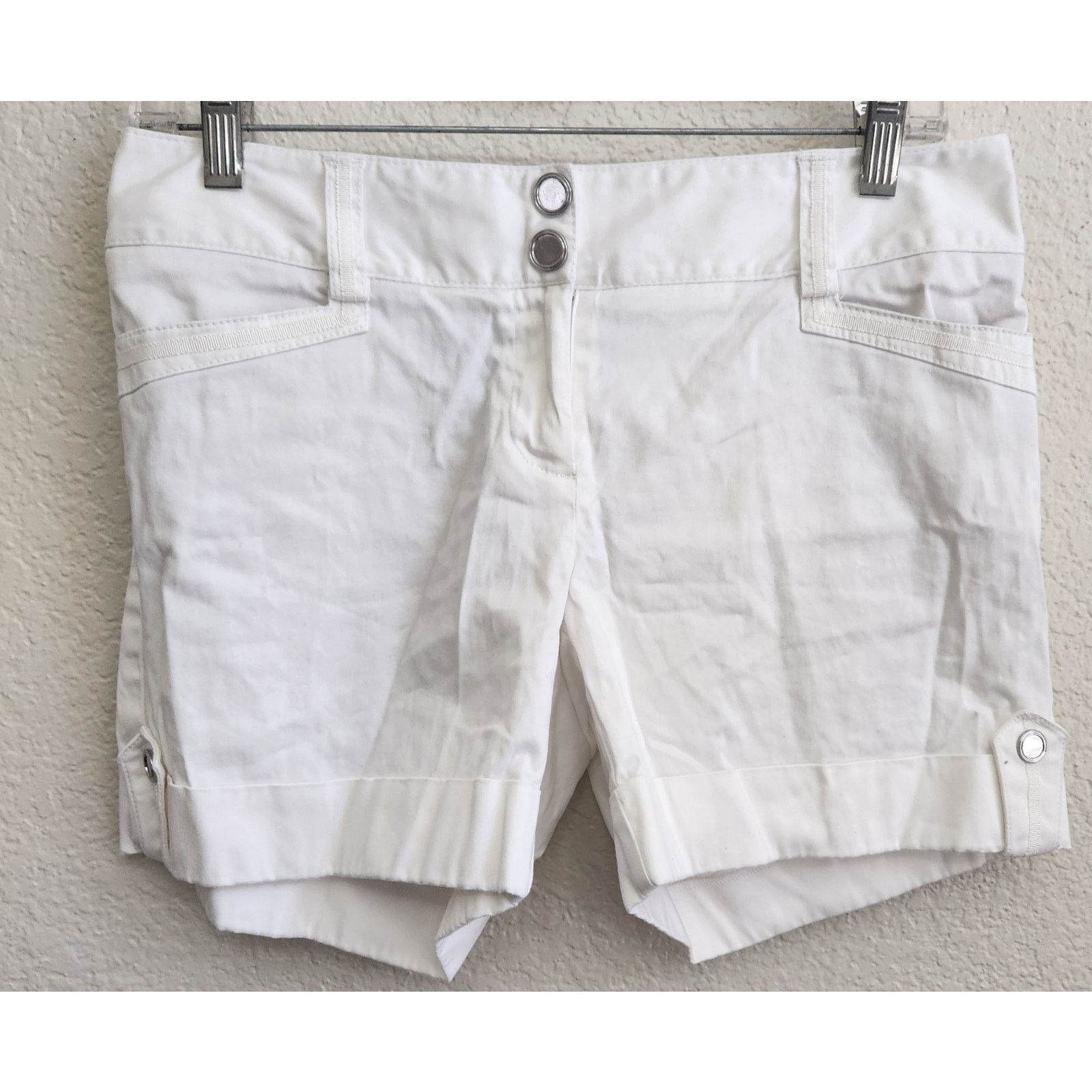 White House Black Market White House Black Market White Chino Flat Front Shorts 2 Size 26" / US 2 / IT 38 - 1 Thumbnail