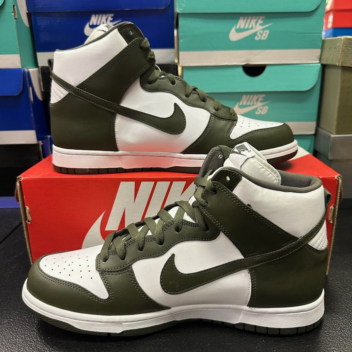 Nike Size 10.5 - Nike Dunk Hi Retro Cargo Khaki 846813-300 Size US 10.5 / EU 43-44 - 2 Thumbnail