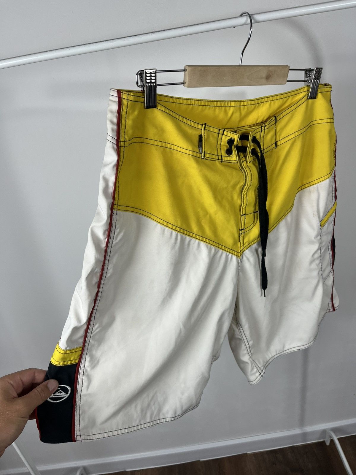 Quiksilver Vintage Quiksilver Board Shorts Yellow White Surf Trunks Size US 34 / EU 50 - 5 Thumbnail