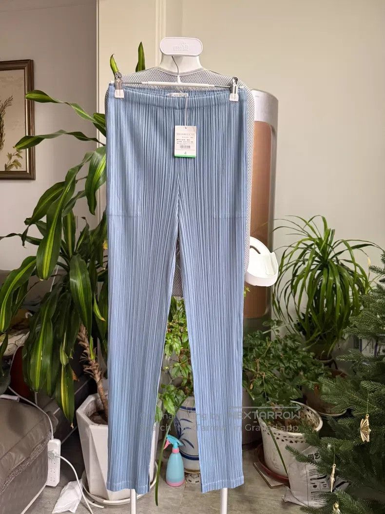 Issey Miyake Issey Miyake Grayish Blue Straight Slim Pants Size 26" / US 2 / IT 38 - 1 Thumbnail