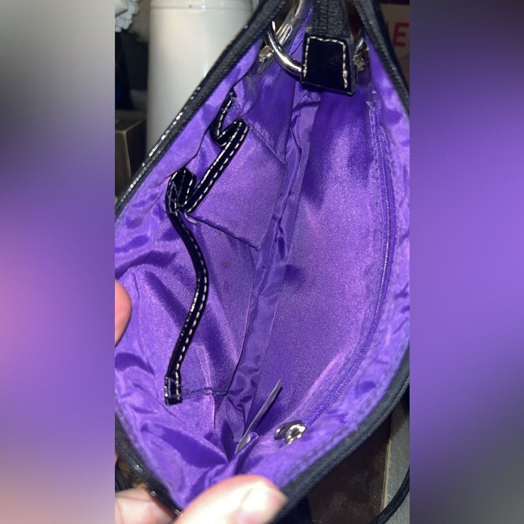 The Unbranded Brand Black patent leather purse with silver hardware Size ONE SIZE - 4 Thumbnail