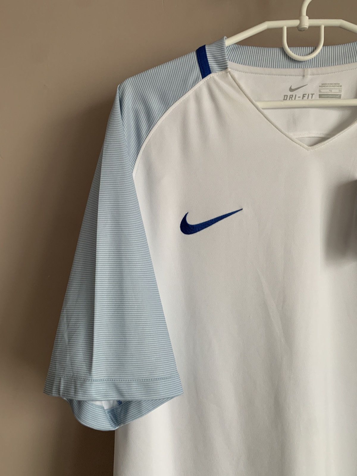 Nike England 2016 2018 home Nike soccer football shirt jersey XL Size US XL / EU 56 / 4 - 3 Thumbnail