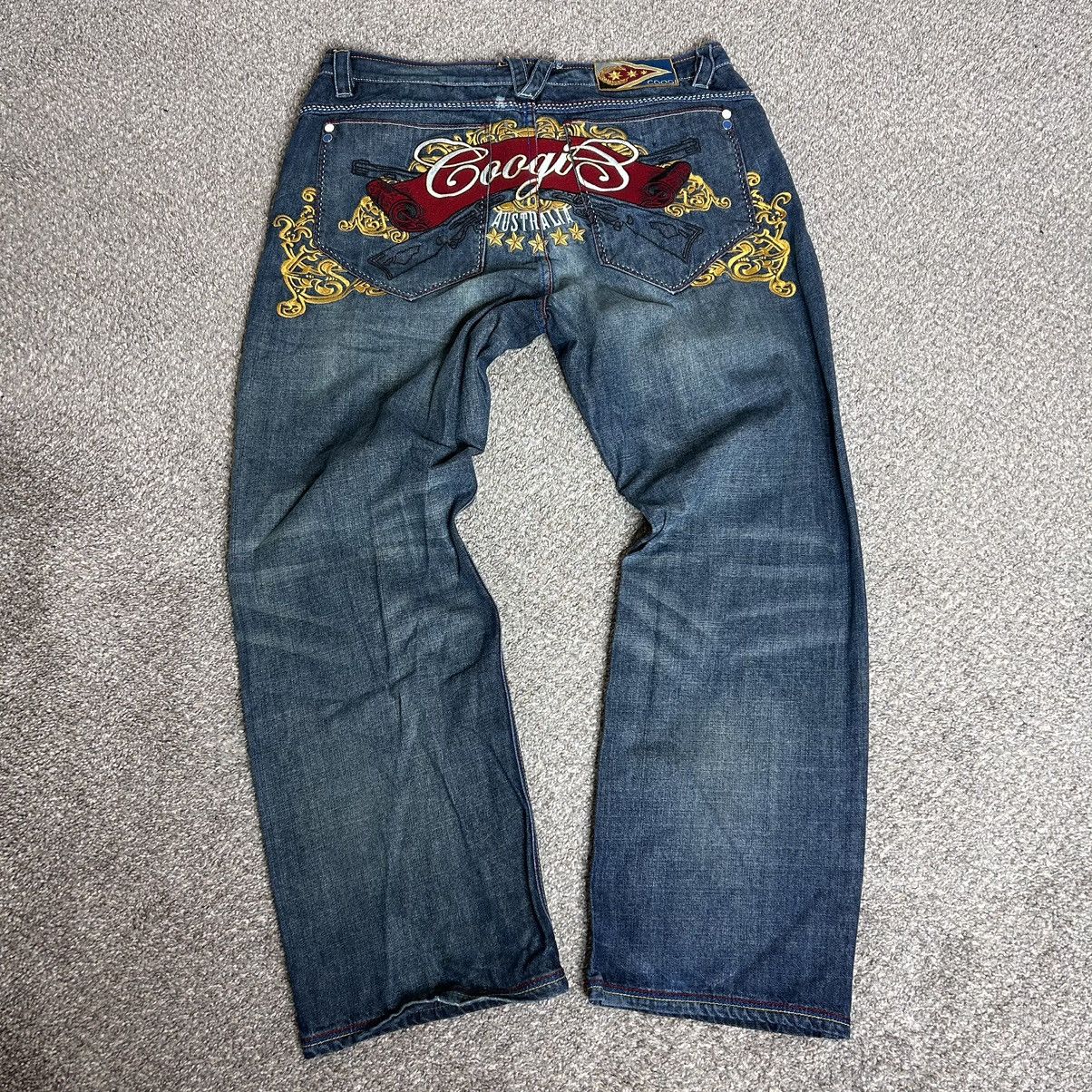 Coogi Embroidered Knight outlet Compass Jean 40