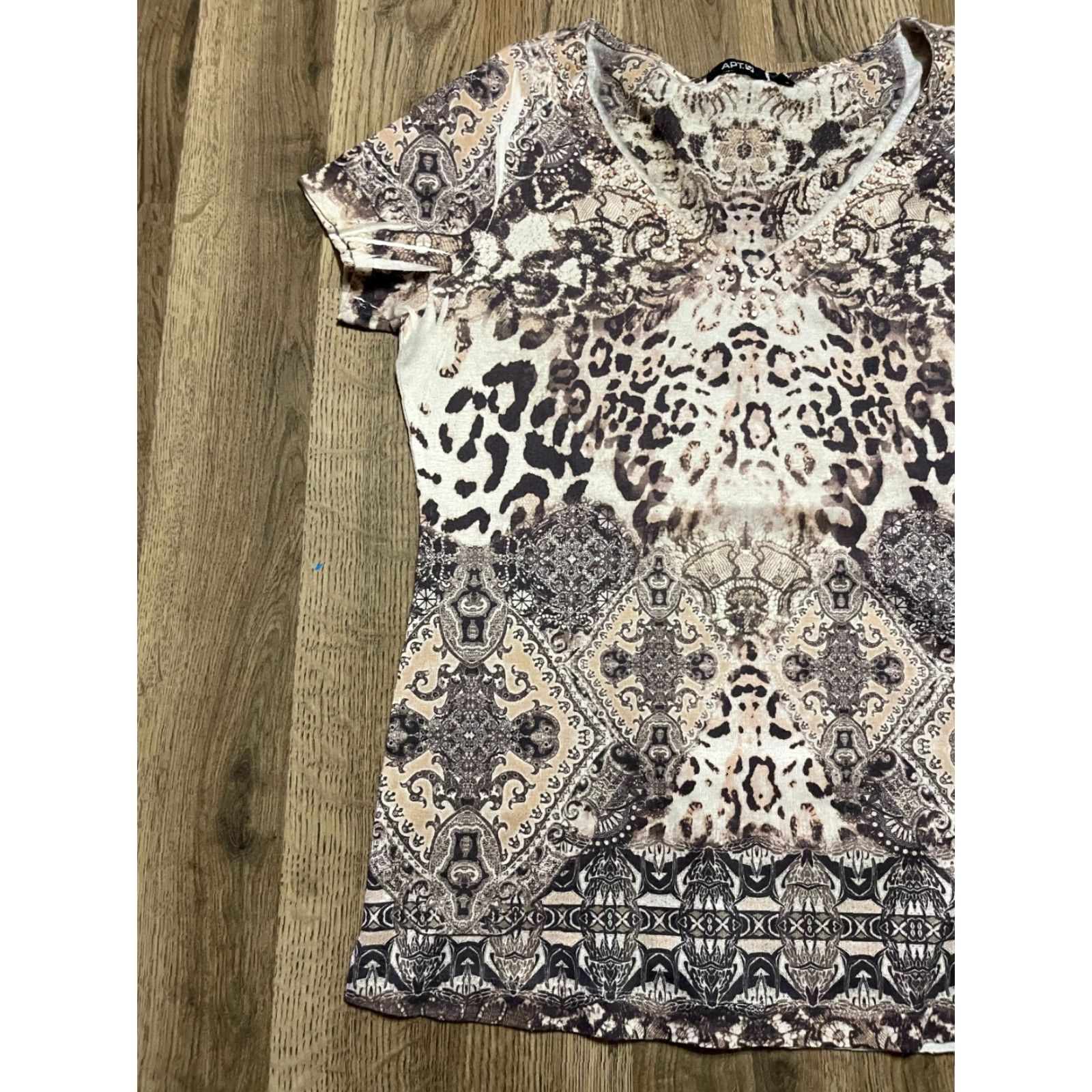 Apt. 9 Apt. 9 Shirt Women's Size Medium Animal Print Short Sleeve Multicolor Casual, Regular Fit, T-Shirt Womens Size M / US 6-8 / IT 42-44 - 3 Thumbnail