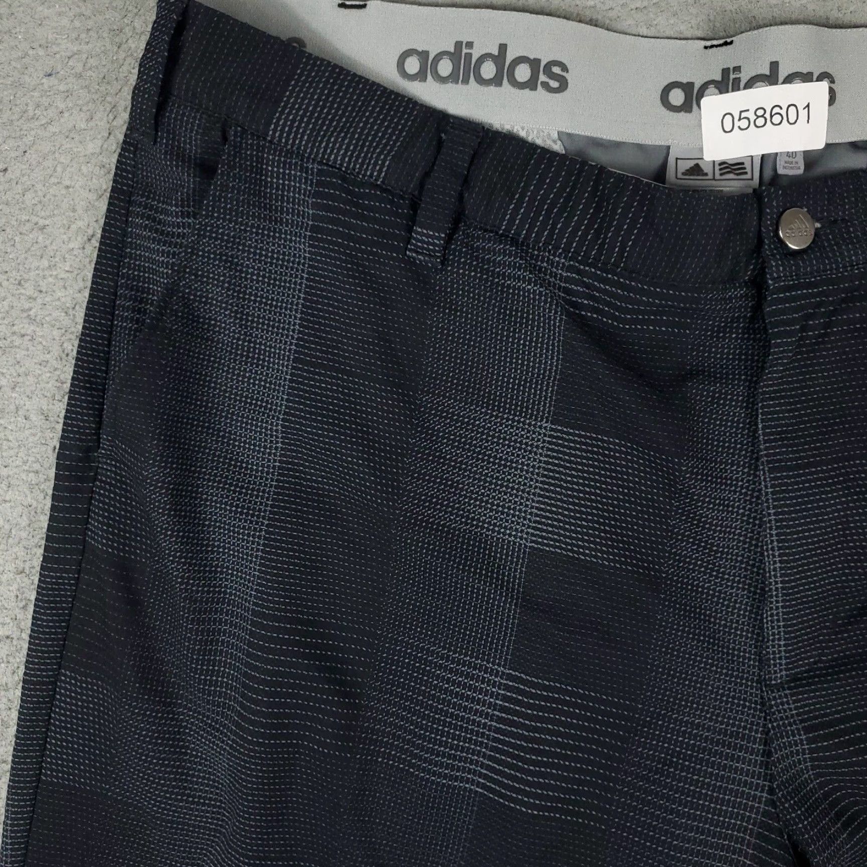 Adidas VINTAGE Adidas Shorts Men Size 40 Black Plaid Chino Casual Golf Flat Front Size US 40 / EU 56 - 2 Thumbnail