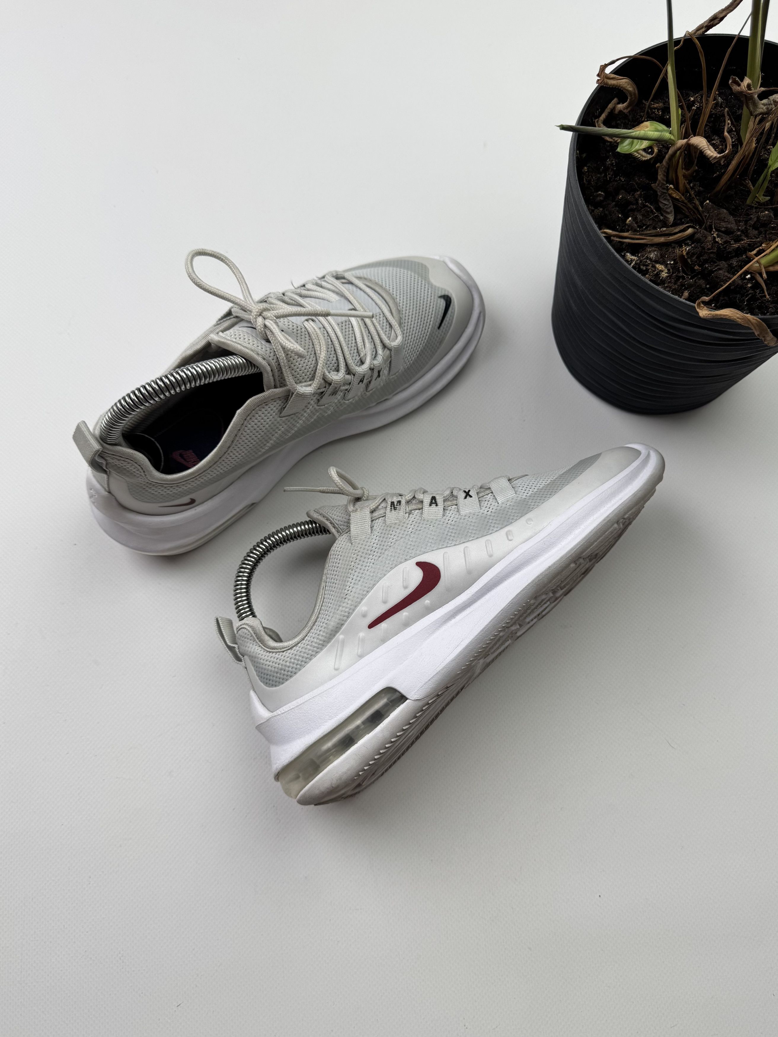 Nike Nike Sneakers (145) Size US 5.5 / IT 35.5 - 1 Thumbnail