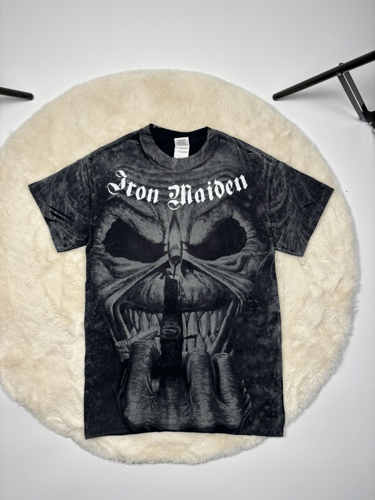 Iron Maiden × Vintage Iron Maiden Vintage 2012 Candle Finger All Over Print Tshirt Size US S / EU 44-46 / 1 - 1 Thumbnail