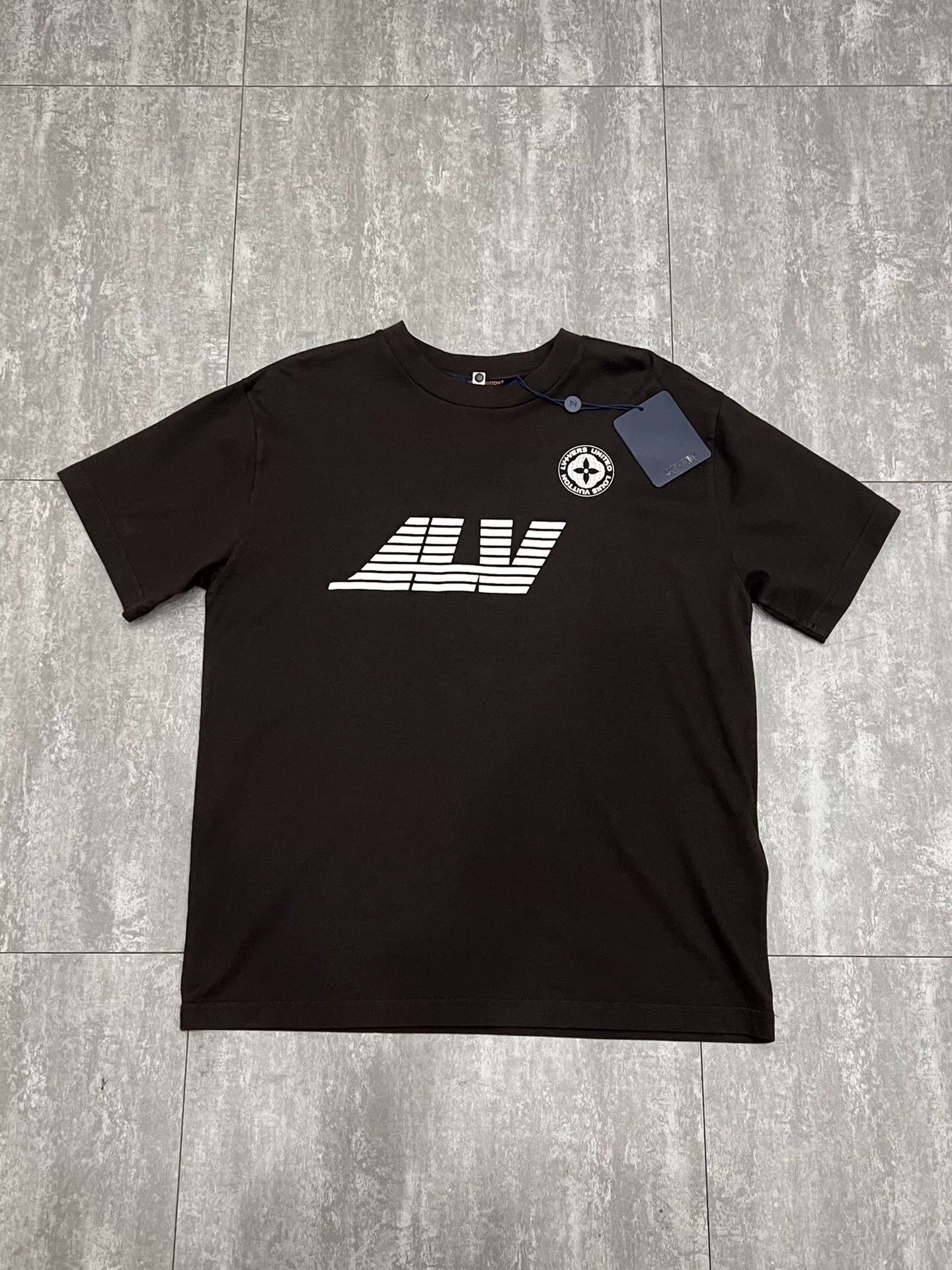 Louis Vuitton Louis Vuitton Collab T-Shirt s Men Size US S / EU 44-46 / 1 - 1 Thumbnail