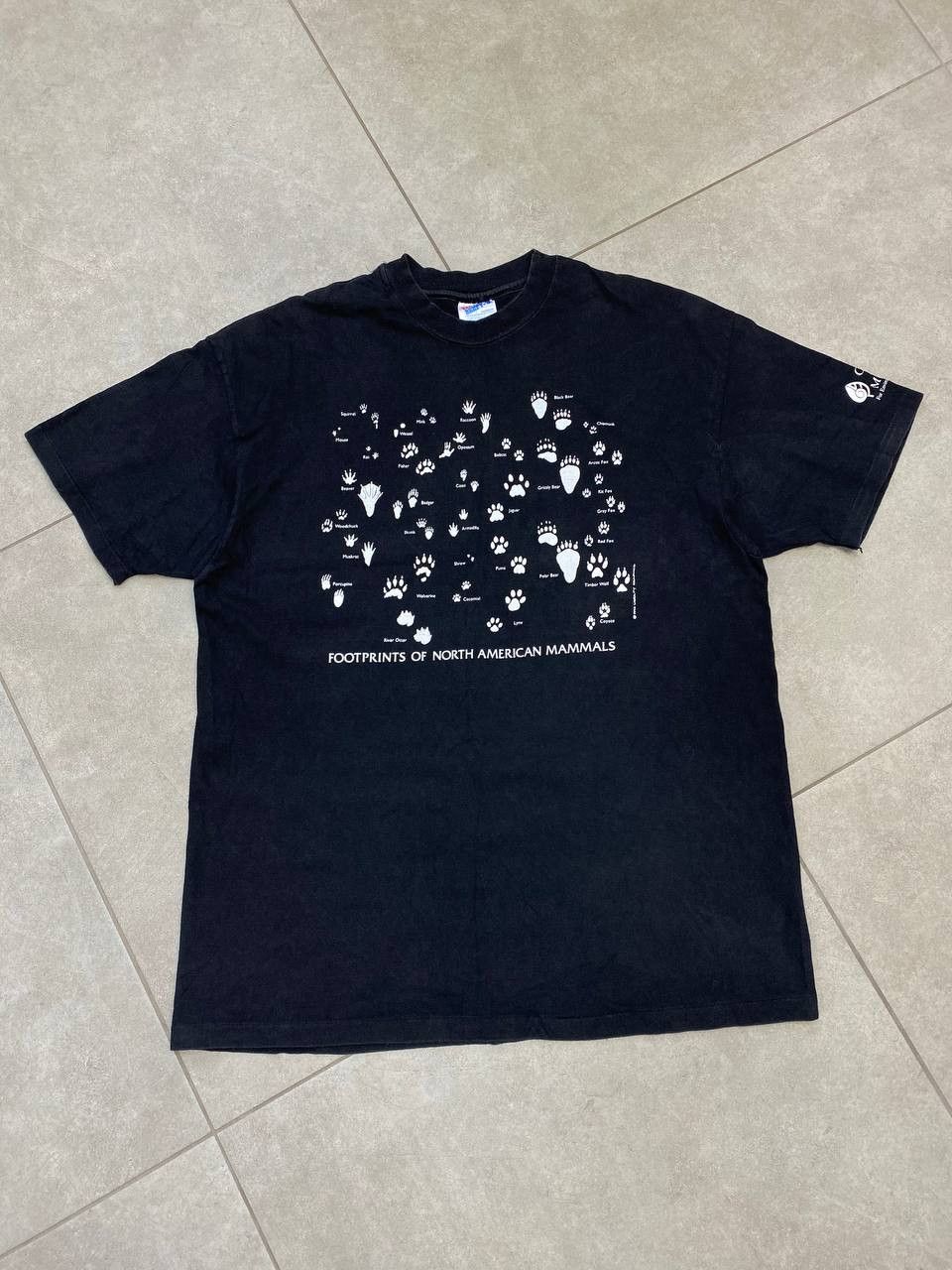 Vintage Vintage Footprints of Mammalas 1990 Liberty Graphics T-Shirt Size US XL / EU 56 / 4 - 1 Thumbnail