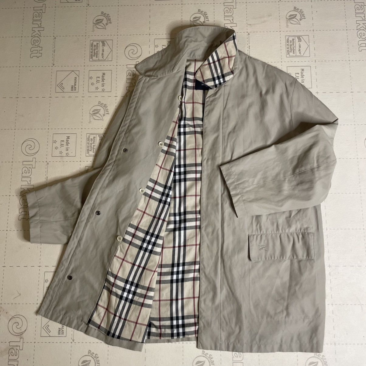 Burberry Burberry LONDON coat jacket nova check polyurethane MENS Size US L / EU 52-54 / 3 - 1 Thumbnail