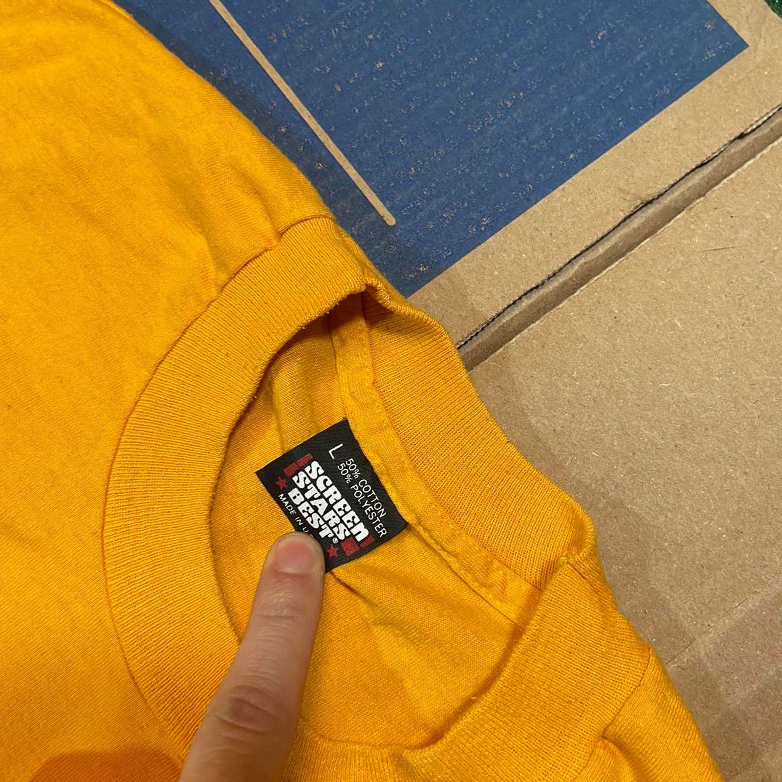 Other 90s yellow single stitch tee Size US L / EU 52-54 / 3 - 2 Thumbnail